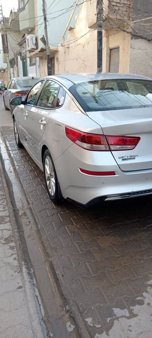 السلام عليكم اوبتما 20 خليجي جاهزه وشرط الفحص كير محرك 2000 وحداديه السياره مرايات شفط واشاره بيهن حساس امامي وخلفي تحكمات شفتات شاشة اعطال تبريد قطعتين ثلج مانع انزلاق لد نهاري سنويه نهاية ال 27 حره مداور ثاني يوم بيه قطعتين بدون عابر سونار موجود بالصور مكاني رميثه السعر ١٥٥ وبيها مجال قليل للشراي رقمي بي واتساب *********** ابو حسن
