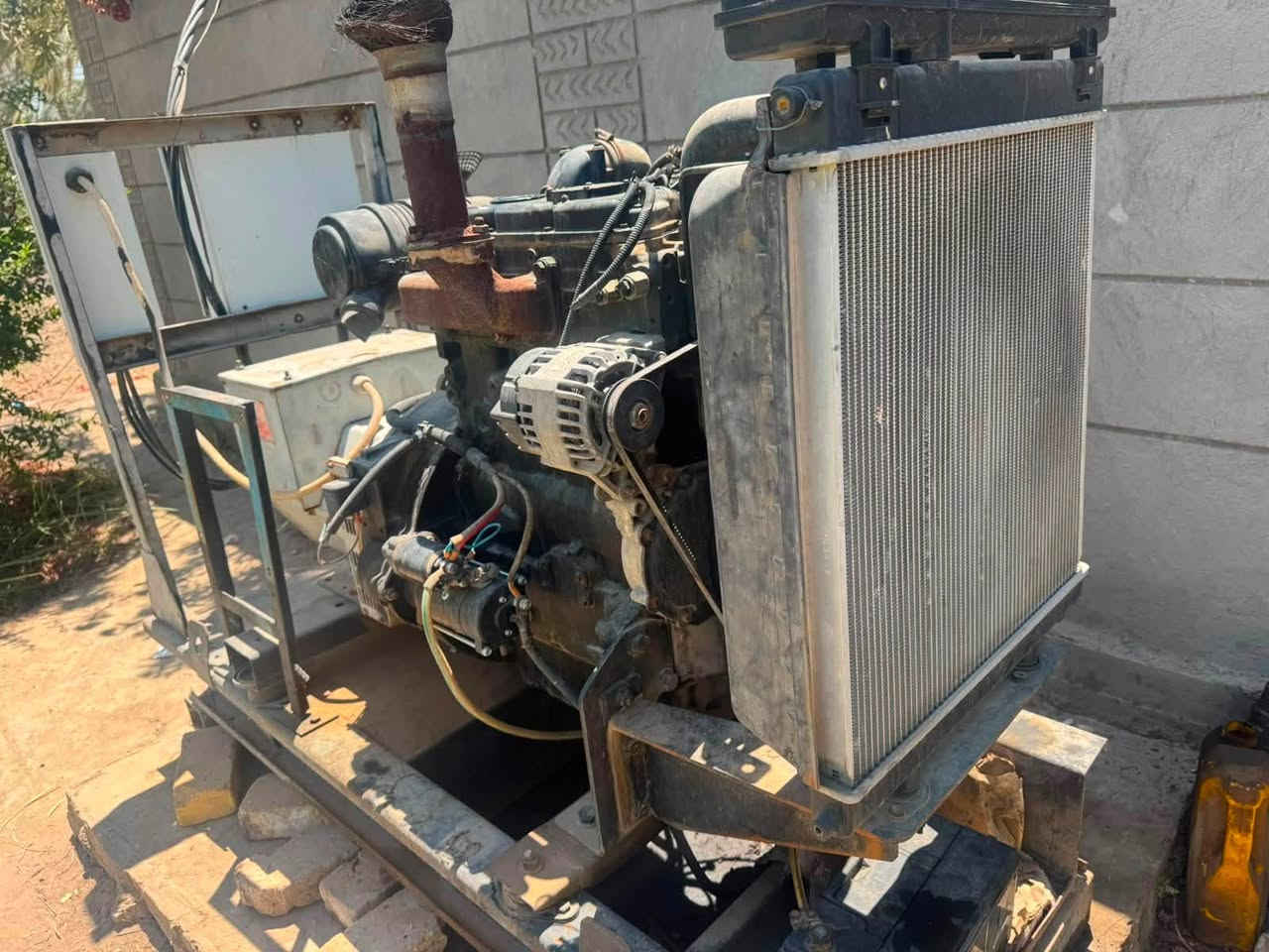 للبيع مولدة بيركنز نكليزي 30كيفي 3بستم مكينة نضيفة جدا مامفتوح برغي بيها مكاني بابل مركز السعر 23ورقة 
***********
