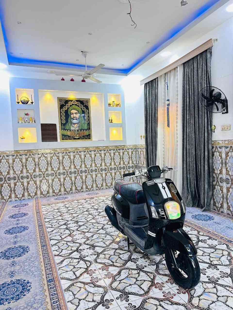 السلام عليكم للبيع ماكس بوليسي حاويه رمبه كفاله عامه من كلشي لا مفتوحه ولا تبخر ولا بيه صوت ولا تنقص شرط على وضع اليابان دراجه خير من الله ما نقصه شي كلشي شغال بيه وبلادي دراجه سلف هندر كهربائيات كلشي بيه جديد وبلادي ماشيه 8 الاف يعني زيرو وشرط احلا من الصور السعر 925 وبيه مجال لشراي رقم الهاتف*********** مكان بصرة القرنة, البصرة
