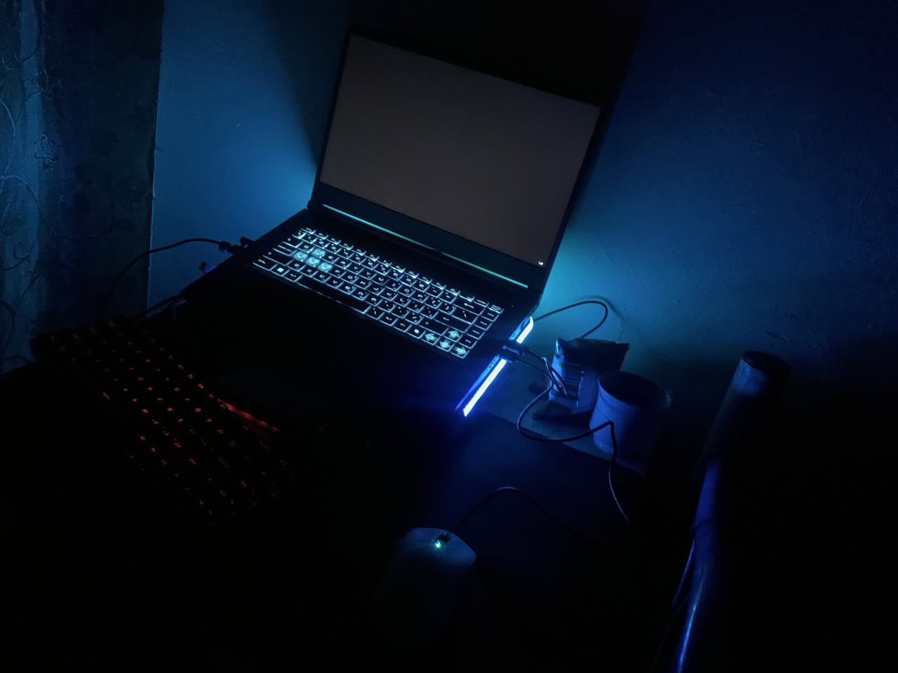 السلام عليكم 

المواصفات 👇🏻
▫️ MODEL: MSI® THIN 15 B13UCX
▫️ CPU: INTEL® CORE™ I5-13420H | 8C / 12T
▫️ GPU: NVIDIA® GEFORCE RTX™ 2050 | 4GB GDDR6
▫️ DISPLAY: 15.6" FHD | 144HZ | IPS-LEVEL
▫️ RAM: 16GB DDR4 | 3200MHZ
▫️ STORAGE: 512GB M.2 NVMe™ SSD

📝 اللابتوب بي ( WI-FI 6E + BLUETOOTH 5.3 | وزن خفيف 1.86KG )
📝 اللابتوب بي ( اضاءة كيبورد | عربي انكليزي + باكيت غراضة كامل )

▪ السعر: 780,000 دينار
▪ مكاني: بغداد - الأعظمية
▪ التوصيل: بغداد (5 آلاف) | المحافظات (6 آلاف)
▪ رقمي: ***********
