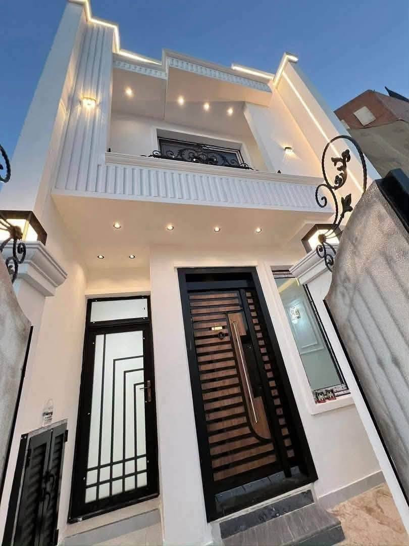 دار للبيع 100 متر 🏠 السعر 250

حي الجهاد مربع الامانه تسليم مفتاح 🔑 
 فول درحه اولى

📍مقابيل البيت سياج مدرسه عله طول الشارع 

         🫵🫵مواصفات الدار 👇👇

ارضيه بورسلين 80 في80 نانو بولش 

ديكورات صقوف صاله ومطبخ وغرفه نوم 🛌 

نضام درج بيانو 🎹 أناره 

محجر الدرج زجاج مسكرت 10 ملم 

باب قاصه بلازمه 

نضام حاكيه شاشه صوره وصوت 

جداران مطبخ وحمامات بورسلين هندي تصفير 

مدخلين ثلاث نوم 🛌 

اثنين حمام 🛁 صاله مطبخ للاستفسار الاتصال او واتساب 
‏‪***********‬‏ مكتب حمورابي للعقار
