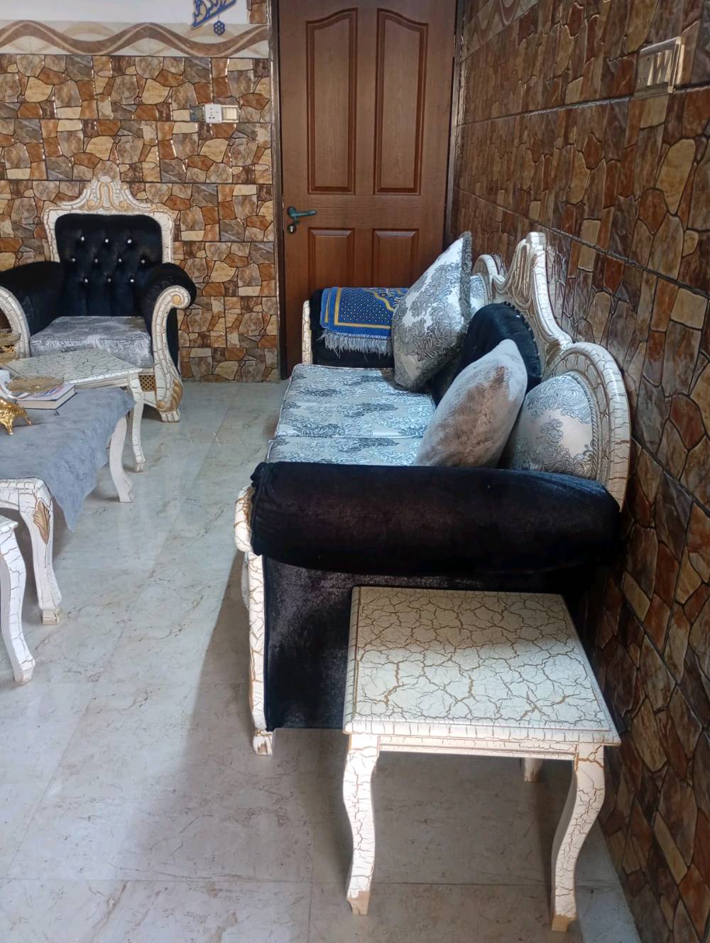 ديوان ملكي عشر أمتار معا طبله كبيره 4زغار سعر 650بي مجال