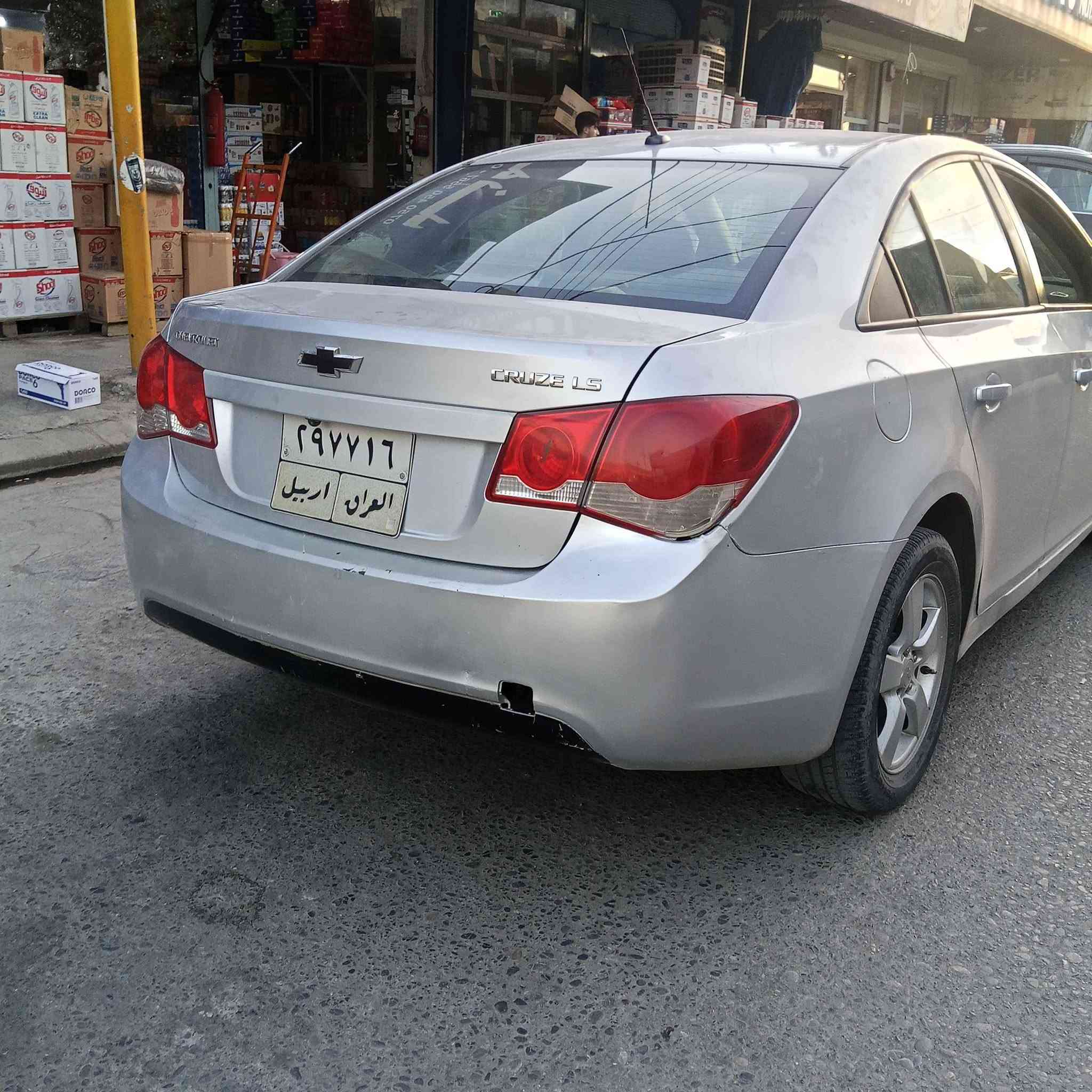 شوفرليت كروز موديل ٢٠١٢ محرك ١٦ أوبترا عليها 
سياره كير توماتيك كيرومحرك وتبريد بشرط 
سياره رقم اربيل بس موجوده بدهوك 
تحويلها بشرط 
اربع قطع صبغ بدون دواخل 
جاملوغين امامي مع بونيد وباب ورا سايق
مكانها دهوك تحويلها بشرط 
قماره هم بيها بقصات 
سعرها ٥٨ ورقه وناقص ٥ غرامه كاميرات
*********** واتس اب دهوك, العراق
