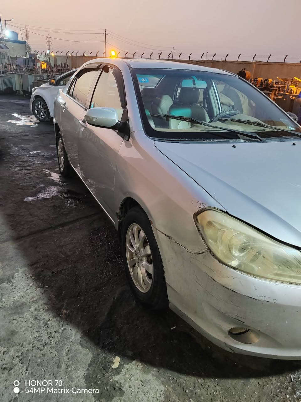 سياره بي واي دي موديل 2016 بصمه جي ثري محرك 1600 سنويه بسمي   ل 28 رقم هاتف *********** المكان البصرة شط العرب انه مكلف بل نشر السعر 37 بيه مجال

نص مكتوب في الصور:
- HONOR 70 54MP Matrix Camera
- HONOR 70
- 54MP Matrix Camera
- O HONOR 70 54MP Matrix Camera