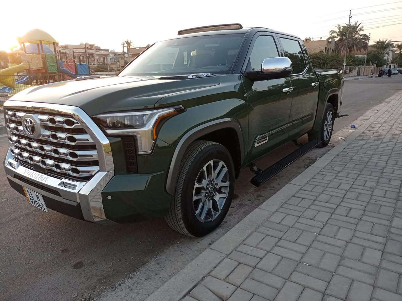 تاندرا #هايبرد ((1794 EDITION))
تويوتا تاندرا #هايبرد محرك 6 سلندر 
حجم المحرك 3400 / Twin Turbo 

دخول جديد موديل 2023 فول مواصفات فئة 1794# ادشن وارد امريكي  ايرباكتها سليمة ع وضع الشركة السيارة مابيها قطرة صبغ ماعدا جوانب الدعامية الامامية وبيها بارد قليل بالجاملغ الخلفي عكس السائق ،
الرقم *********** 
السعر 415
