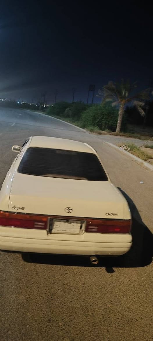 سلام عليكم سياره بطه فصل مديل95 ابيض صدفي سياره جاهزه من مكينه وكير 2500ديلكو حاويه شرط كارتون تبريد وي السويج سياره خير من الله لايت زنون حداديه حلوه حته ربل بدي بدلته يعني انسه الطسه دواخلهه حلوه مصبوقه عام السياره صبق درجه اوله اضر جراد ورصعات بل قمره ومعدلهن مكان بصره سفوان سياره بسمي شخصين سنويه لل 30رقممميزسعر قفل 55هاتف ***********
