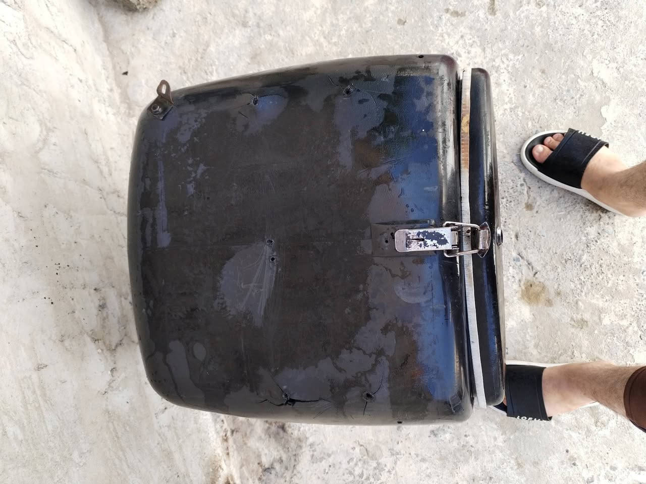 السلام عليكم عليكم صناديك للبيع
الاسود وزن ثقيل او اضح بل صورة  السعر ٣٠ الف
الاحمر كامل هوة الي بي ٥٠ الف
للعلم الكشن الي علي سعرة ٨ الف
السيباية الي علي سعره ٢٠ الف فا كامل ما ينحل كلشي منه ٥٠ الف للتواصل على الرقم
***********
***********. العنوان موصل النبي يونس

