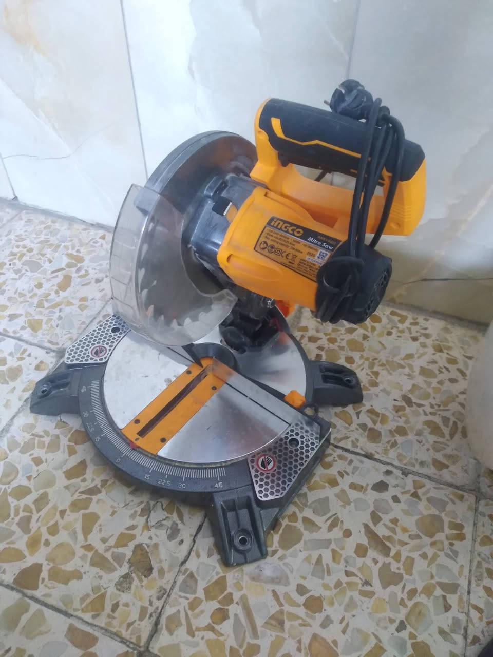 سلام عليكم كمبريسر كاتم ٢٥ لتر دبل بستم درجة أولى 
وكتر انجيكو نظافه ٩٠ بل ١٠٠ 
بغداد مدينة الصدر سعرهن ٢٥٠ 
خاص او إتصال ***********
