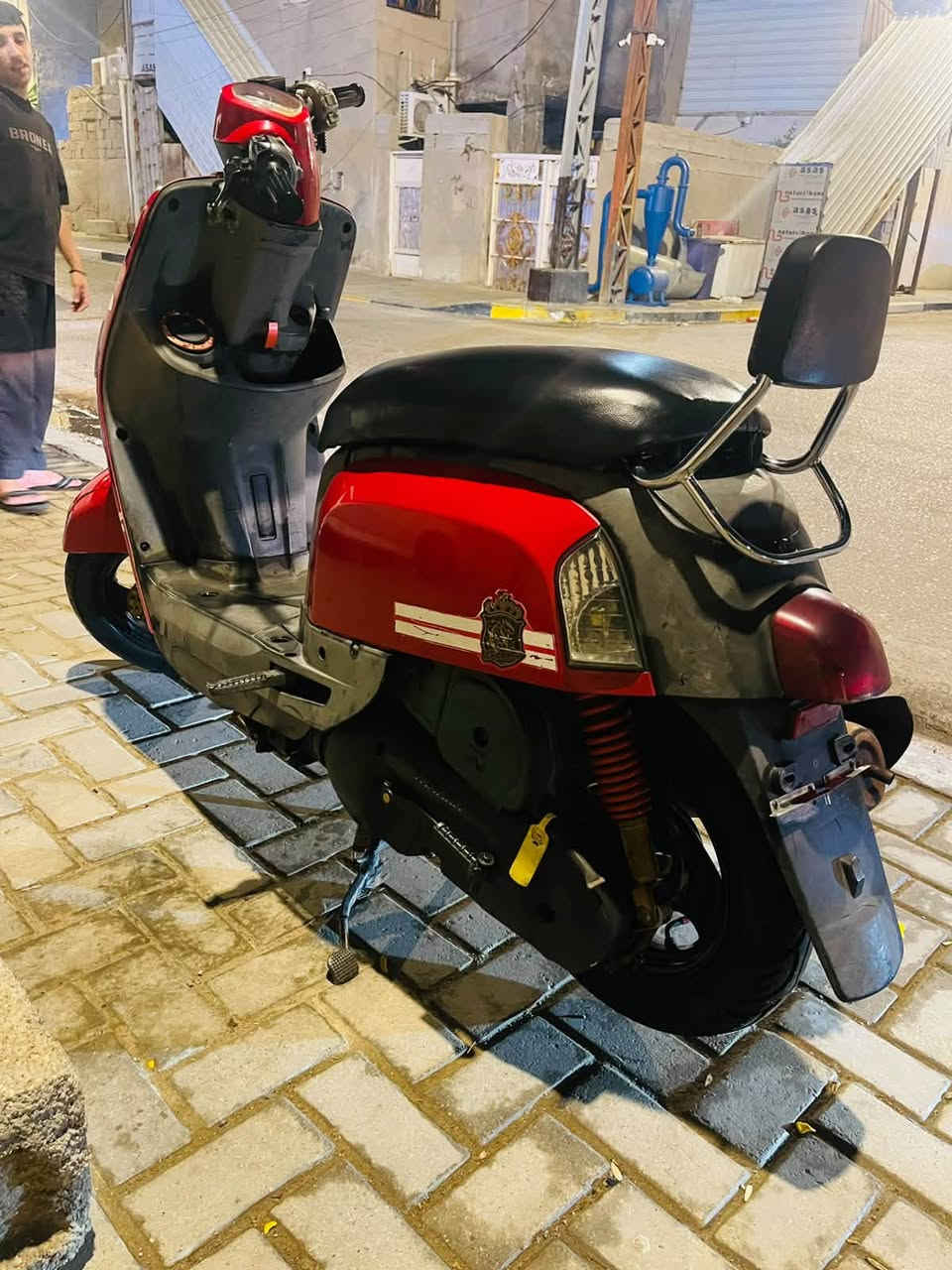 سلام عليكم دراجه بوليسي كلشي شغال بيها نضيفه كفرتها مختمه رقم واحد ما عوزه شي  مكان بصره850وبيها مجال كلش بسيط
***********
