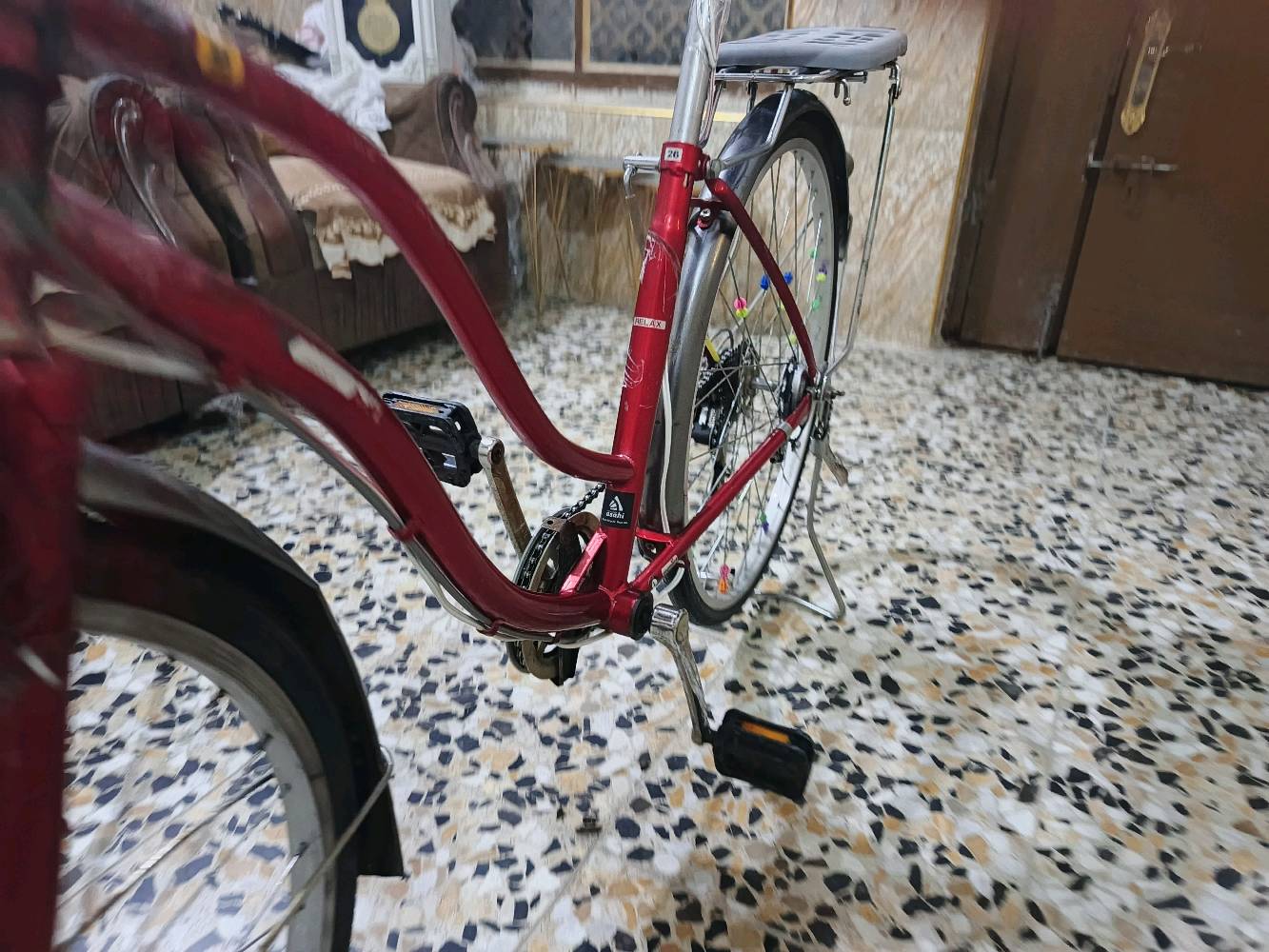 بايسكل بناتي بطه حجم26 نضيف شغال عوزه دسكات اماميه وسيم واير للخلفي هورن مئسس وكامل بايسكل من شتريته لحد الان يمكن طالع بي بس شهرين وتاركه لين عندي شغل مكاني بغداد مدينت الصدر حي الكوفه قرب مولدت ابو نور لل استفسار *********** واتساب