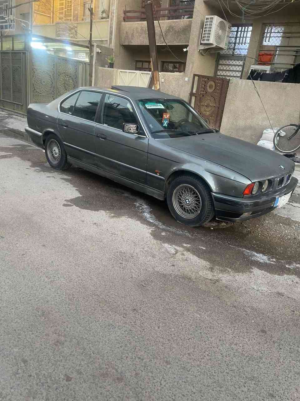 سلام عليكم BMW530 اصل 530كير عادي محرك مفتوح صاحبه موجود سياره يرادله تعمير شغاله مكاني بغداد ***********  بيع ب٢٨ واذا عدك مراوس نزل
