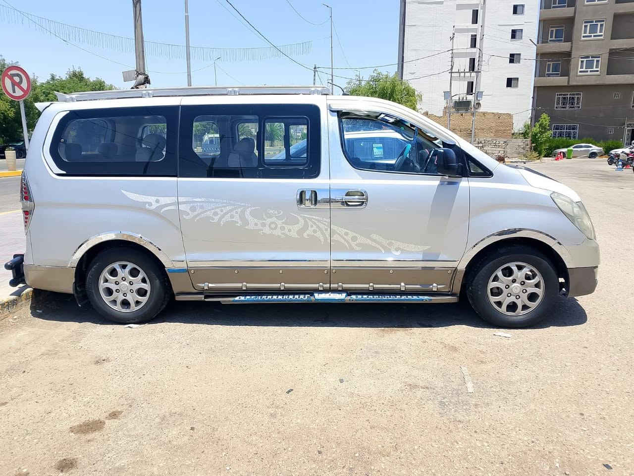 سلام عليكم ستاركس 2009مفتوح سلفري 
سياره كفاله عامه لا ضربه لا صبغ 
مكينه جديده حداديه تخم تاير تبريد سياره جاهزه 
رقم بصره نكليزي 
الاستفسار 
***********

