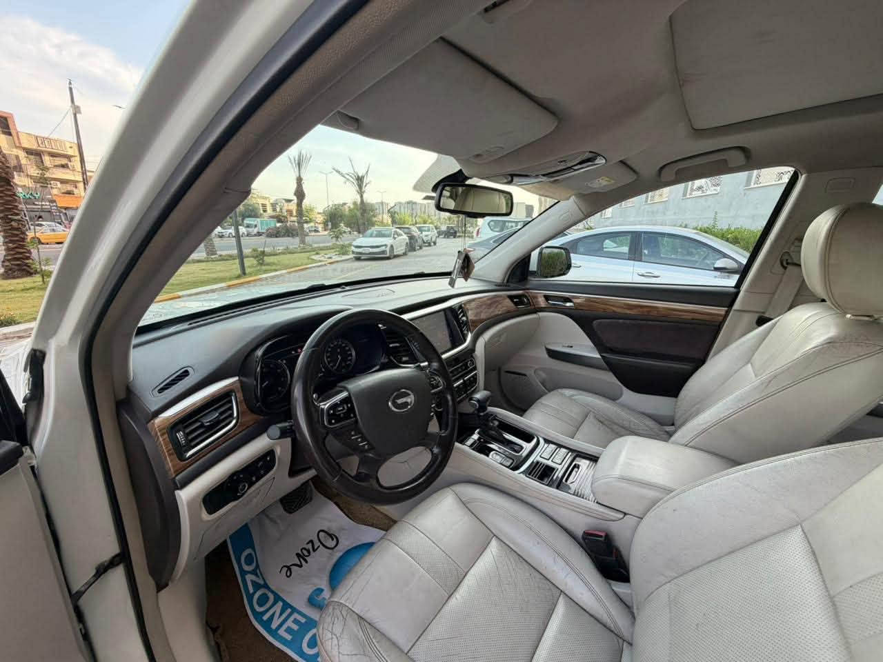 السلام عليكم 
جاك GS8 
موديل 2020 
ماشيه 100 الف 
مكفوله من الصبغ والضربه سياره جاهزه بدون نقص 7 راكب عائليه 
مواصفات فووووول 
بصمه 
شاشه 
كأمره 
تحكم ستيرن 
بانوراما 
ثلاث قطع تبريد 
كامرات 360 درجه 
محرك 2000 تيربو 
مكانها بغداد حي الجهاد 
السعر 125 
للاستفسار 
***********
