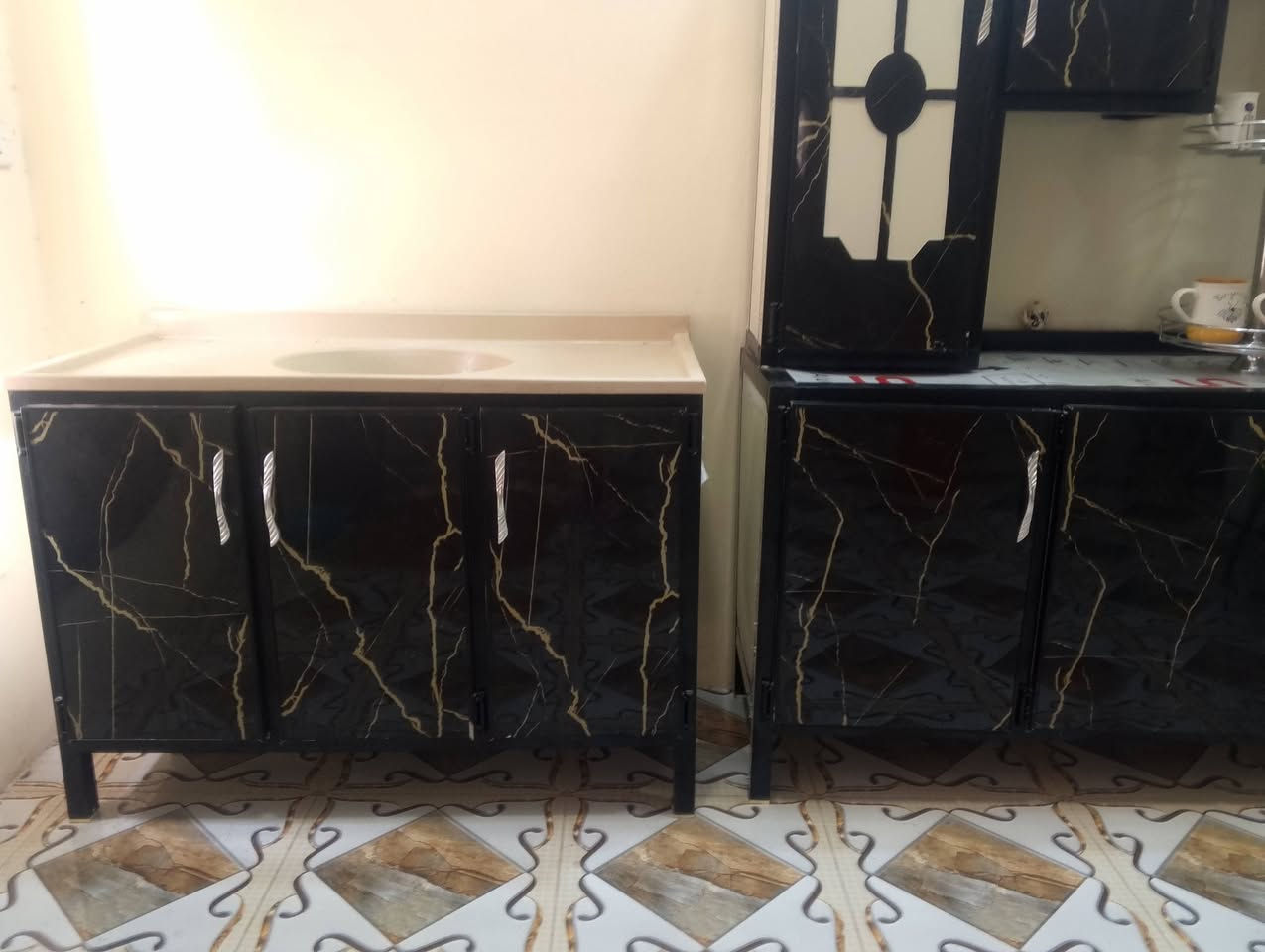 السلام عليكم كاونتر للبيع نضيف كلش ستعمال قليل سعر 260بي مجال وتساب ***********دور زراعه
