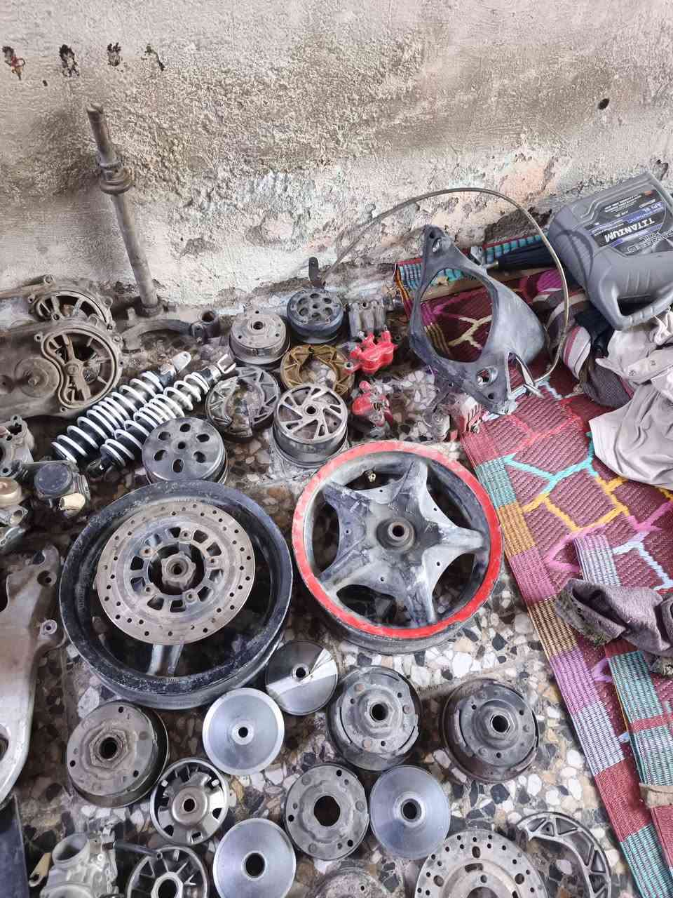 تفصيخ سكنز شتريت موجود مدينة الصدر مكاني وهذا رقمي ***********
