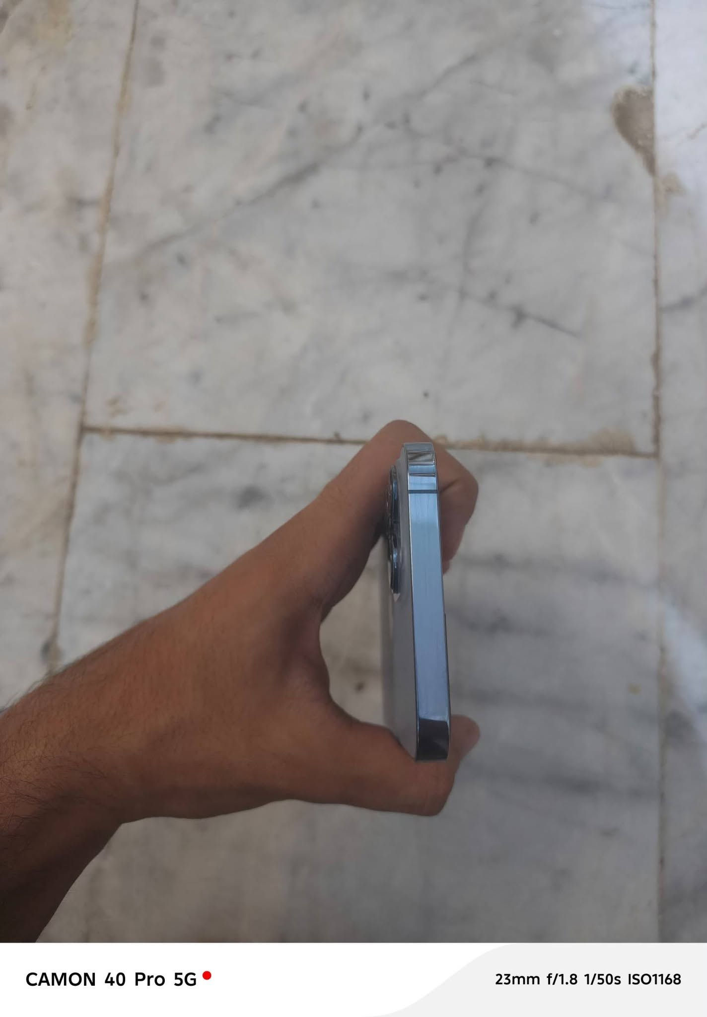ايفون 13 برو ماكس
ذاكرة 256 بطاريه 77 نظافة 99٪
جهاز لا مفتوح ولا مصلح  وين مايعجبك افحص على الحاسبة كله نورمال 
وتر بروف 
مراوس بكلكسي s24ultra او s25ultra  العنوان ذي قار حي اور 
هاتف ‏‪***********‬‏

نص مكتوب في الصور:
- حول الاسم iPhone (2) إصدار iOS 26.6 اسم الطراز iPhone 13 Pro Max رقم الطراز MLEQ3LL/A الرقم التسلسلي KK444HFX2W انتهت صلاحية التغطية سجل تاريخ القطع والخدمة الأغاني 0 الفيديوهات 639 الصور 2,475 التطبيقات 36 السعة 256 غ.ب. متوفرة 99.48 غ.ب.
- حالة البطارية والشحن
- رسالة مهمة حول البطارية
- حالة بطاريتك متدنية جدًا. يمكن أن يبدل أحد مزودي خدمة Apple المعتمَدين البطارية لاستعادة الأداء والطاقة القصويين.
- العثور على خيارات الخدمة...
- الحد الأقصى للقدرة
- 77%
- هذا قياس لقدرة البطارية مقارنة بقدرتها عندما كانت جديدة. قد تتسبب القدرة المنخفضة بتقليل ساعات الاستخدام بين عملية الشحن والأخرى.
- أقصى قدرة للأداء
- ستساعد الأنظمة المضمنة في النظام والمكونات في تخفيف آثار الأداء التي قد تلاحظها أثناء التقدم الكيميائي في عمر بطارية iPhone.
- شحن البطارية المحسن
- للحد من استنزاف عمر البطارية، يتعلم الـ iPhone من عادات الشحن اليومية، بحيث ينتظر ولا يتجاوز 80% حتى يحين موعد حاجتك إلى استخدامه.
- الشحن بالطاقة النظيفة
- في منطقتك، سيحاول iPhone التقليل من البصمة الكربونية من خلال انتقاء وقت الشحن الذي تتوفر فيه كهرباء بهاء بانبعاثات كربونية منخفضة.
- يتعلم iPhone من عادات الشحن اليومية، بحيث لا يشحن بالكامل حتى يحين موعد حاجتك إلى استخدامه. معرفة المزيد...
- CAMON 40 Pro 5G 23mm f/1.8 1/50s ISO288
- CAMON 40 Pro 5G
- 23mm f/1.8 1/50s ISO271
- CAMON 40 Pro 5G 23mm f/1.8 1/100s ISO331
- 23mm f/1.8 1/50s ISO1105
- CAMON 40 Pro 5G 23mm f/1.8 1/50s ISO1043
- CAMON 40 Pro 5G 23mm f/1.8 1/50s ISO1168
- 23mm f/1.8 1/50s ISO1169