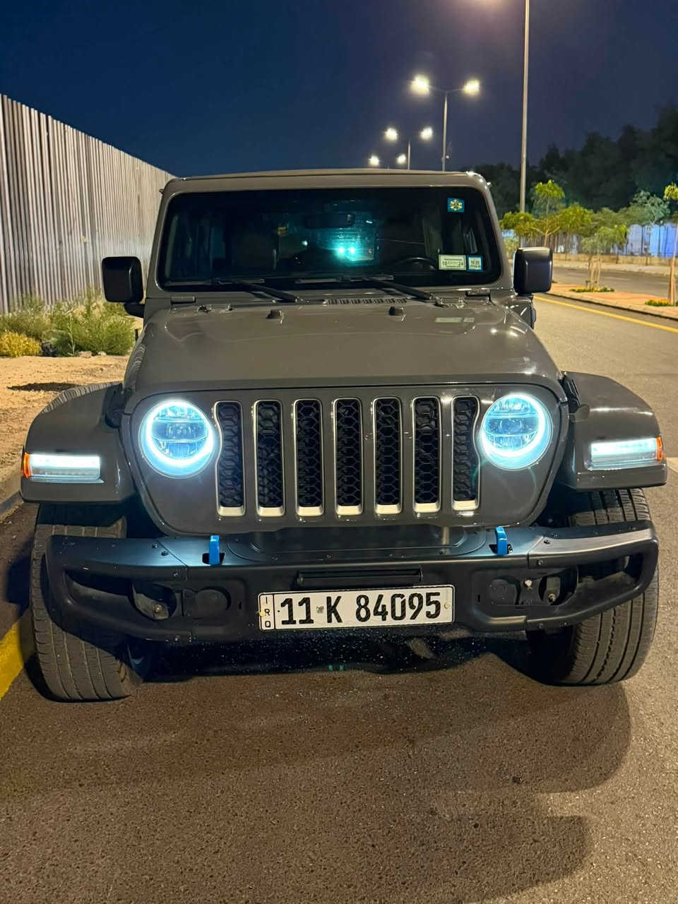 جيب رانگلر سحارى 4xe مديل 23  ثلاثة انظمة هايبرد وشحن بلگن وبانزين  2000T اعلى مواصفات كلين حادث حدادية فقط رقم بغداد بأسمي مكانهة بغداد الحرية 
السعر 240$
*********** 
اخوان فقط الجاد يتصل بدون مراوس فقط بيع بدون مراوس
