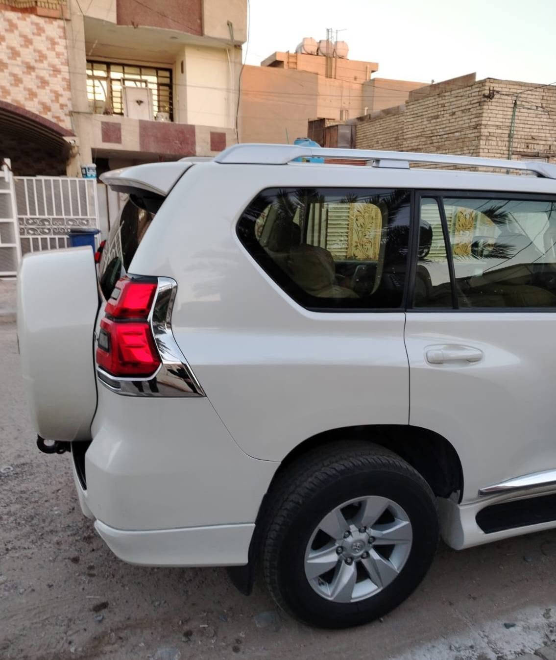 السلام عليكم 
برادو موديل 2019 txs رقم بغداد سنوية بأسمي 
ماشية ١٢٦  الف السيارة جديدة مكفولة من الصبغ والتبديل 
بيها ٣ مكانات بارد والسونار موجود بالصور 
السعر / 345 $ 
الاتصال/ ***********
