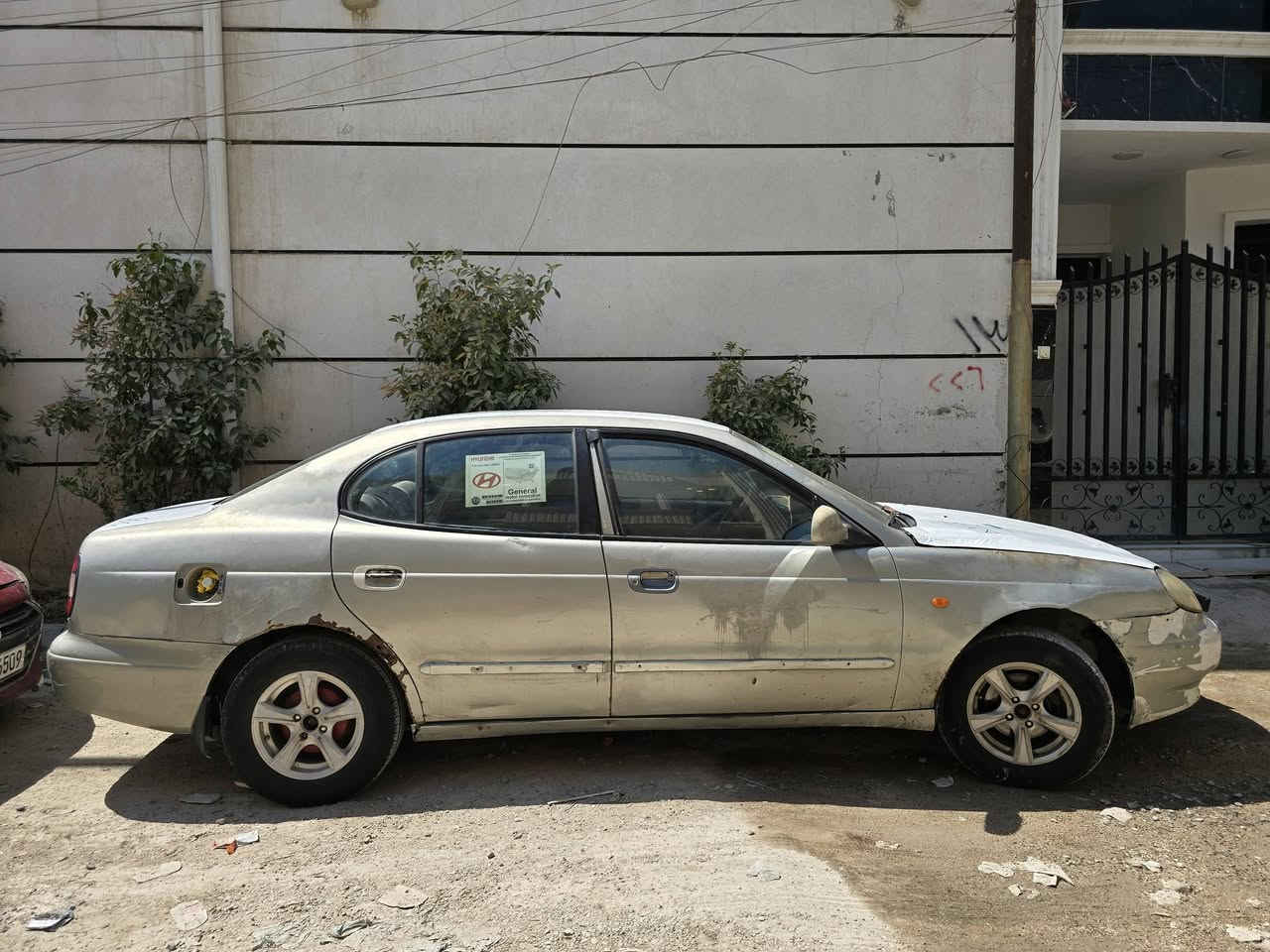 السلام عليكم 
دايو لكنزا موديل 1999
 رقم انبار 
تحويل مباشر 
گير عادي 
محرك 1800 
بيها صوت بالمحرك بايعها ع وضعها
السعر 16 ورقه وبيها مجال بسيط
مكانها الرمادي البو ذياب
رقم التلفون ***********
