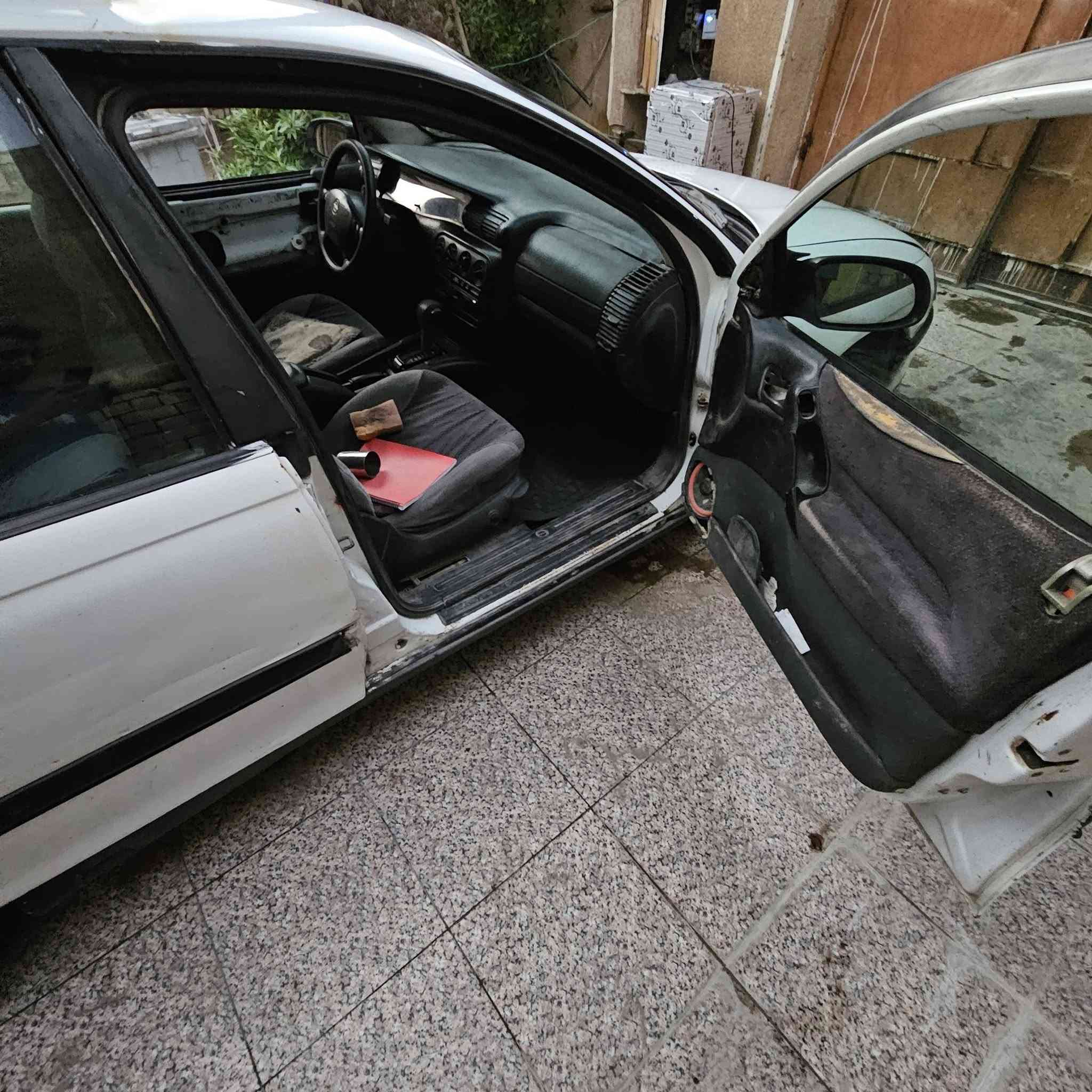 السلام عليكم
اوبل بزون ستيشن موديل 1996 محور VVT كير اوتوماتيك رقم بغداد انكليزي لسعر 45 ورقه وبيها مجال 
@***********
او راسلني خاص لتفاصيل اكثر
