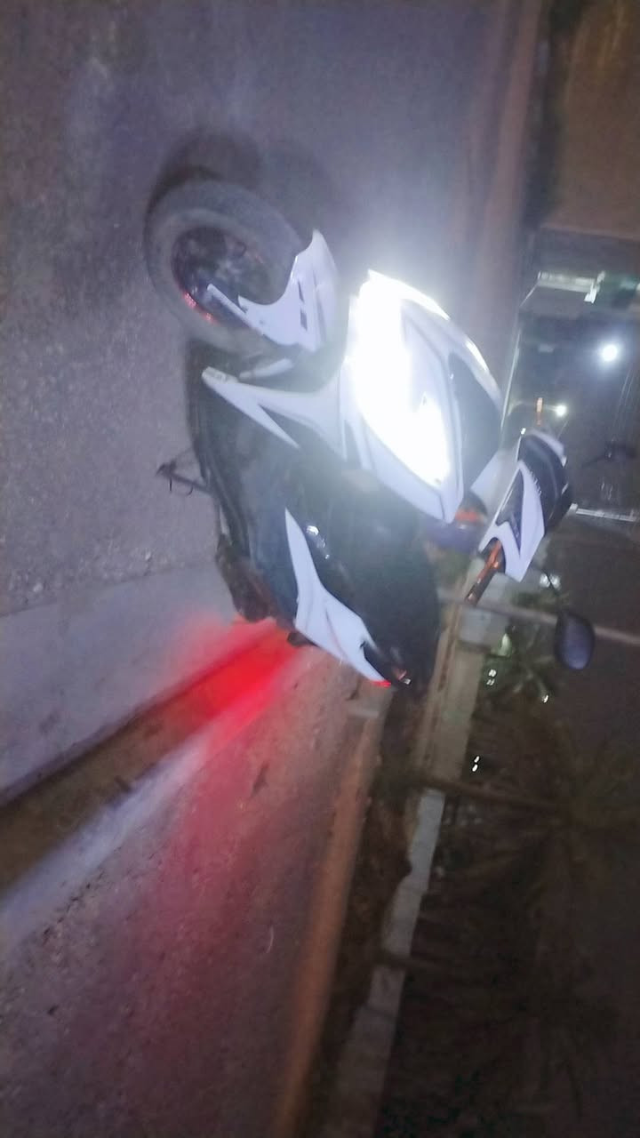دراجه جامبو للبيع مديل ٢٠٢٤ دراجه نضيفه ماخذها ١١١٠مليون وميه عارضة ب٧٥٠الف وبيها مجال  مكينة ياماها عنوان كربلاء بحي حوراء تيل ٣٨ رقم *********** مستعجل على بيعها @الجميع
