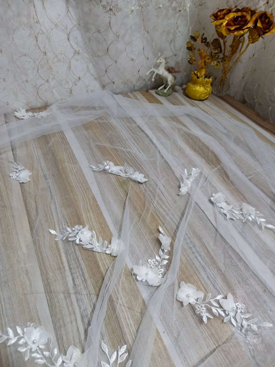 طرحة عرايس • متر وشوية • تول ودانتيل