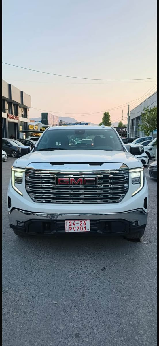 جمسي سيرا 2025 V8
باب طويل بدي القصير المرغوب 
مواصفات :slt فول فول بدون فتحه سقف
شاشه كبيره عداد سرعه ديجيتال بصمه تشغيل عن بعد كشنات جلد وكهربائي حصانه بين كشنات وبعد هواي مواصفات 
باب الصندوق قطعتين 
محرك „V8 5.3L ✈️
ماشيه فقط :4mi
حادث السياره 3ونص صبغ كل ايرباكات سيستم شركه 
سياره بدون رقم تترقم دهوك/اربيل/سليمانيه
سعر سياره :295ومجال
***********
