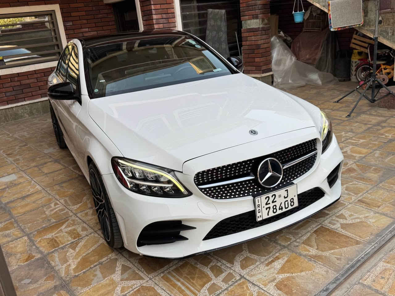 🚘🔥 Mercedes-Benz C300 2020 | AMG Black Edition 🔥🚘
💰 السعر: 259 ورقة
📞 ***********

✨ للبيع مرسيدس C300 موديل 2020 – Black Edition – AMG Kit – Full Option ✨

🔸 المواصفات والتجهيزات:
• محرك 2.0 Turbo – 4 Cylinder
• قوة حوالي 255 HP
• ناقل حركة أوتوماتيك 9G-TRONIC
• AMG Exterior Package
• Black Edition
• جنوط AMG رياضية
• LED High Performance Headlights
• إضاءة داخلية Ambient Lighting
• شاشة وسطية Central Display
• نظام Apple CarPlay & Android Auto
• Bluetooth و USB
• كاميرا خلفية
• حساسات أمامية وخلفية Parking Sensors
• تشغيل بصمة Keyless Start
• دخول ذكي Keyless-Go
• مقاعد كهربائية
• ذاكرة للمقاعد
• تدفئة مقاعد
• مقود AMG متعدد الوظائف
• مثبت سرعة Cruise Control
• نظام مراقبة النقطة العمياء Blind Spot Assist
• نظام تحذير الاصطدام والمساعدة على الفرملة
• نظام المحافظة على المسار Lane Keeping Assist
• ABS / ESP / Traction Control
• فتحة سقف
• تكييف أوتوماتيك Dual-Zone Climate Control
• فرش داخلي فاخر
• تشغيل وإطفاء أوتوماتيكي
• مرايا كهربائية وقابلة للطي
• حساسات مطر وإضاءة
• Drive Select بعدة أوضاع قيادة

📌 العداد: 45,000 ميل
📌 رقم أربيل – بأسمي شخصياً
📌 فحص وهزة ورقم كلها جديدة ✅
📌 حادث بسيط جداً – فقط طرف الجاملغ الأمامي
📌 بدون أي أضرار داخلية

💎 سيارة مرتبة جداً وشكل AMG Black Edition مميز، والمواصفات غنية.

📍 العنوان: بغداد – الدورة – شارع أبو طيارة
📞 ***********

💰🔥 السعر: 259 ورقة فقط بغداد, العراق
