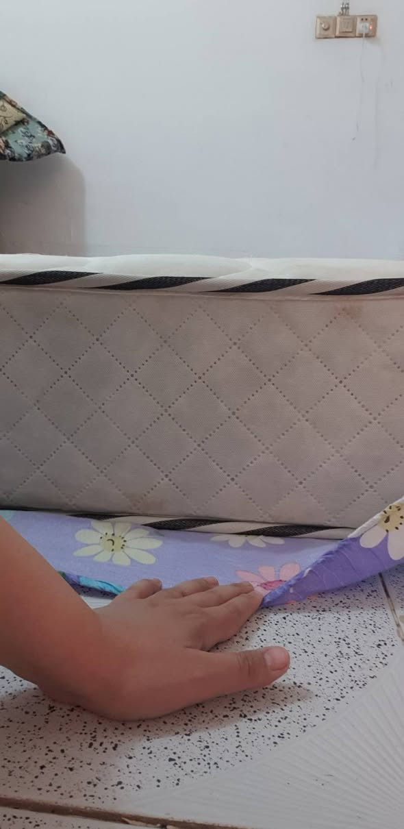 دوشك جربايه نظيف ضغط عالي عالي استعمال شهر  اصبع واحد مانازل السعر ١٠٠ الف*********** والكاروك ٢٠ الف
