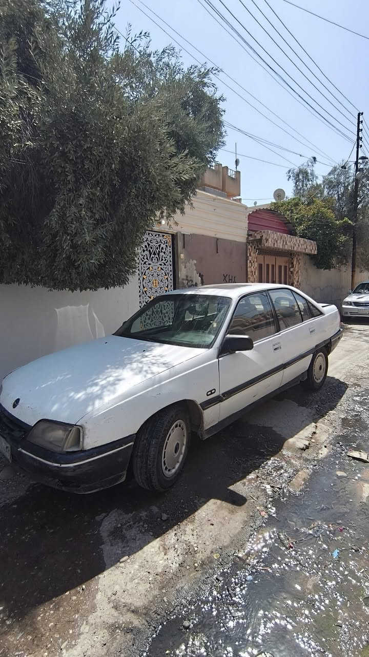 اوبل اوميكا 20 موديل 1990 سيارة نضيفه محرك كصه كير شرط سيارة ناعسه طخم 100٪ تايات نضيفات باتري جديد وايرمنيه كله شغاله سيارة جاهز بس عوزه ترتيب داخل سنوية خضرة شرط الوكاله و التحول 
سعر 18
***********
***********
