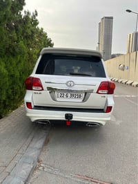 لاندكروزر GXR • ٢٠٠٩ • ٢٢٠ الف كم