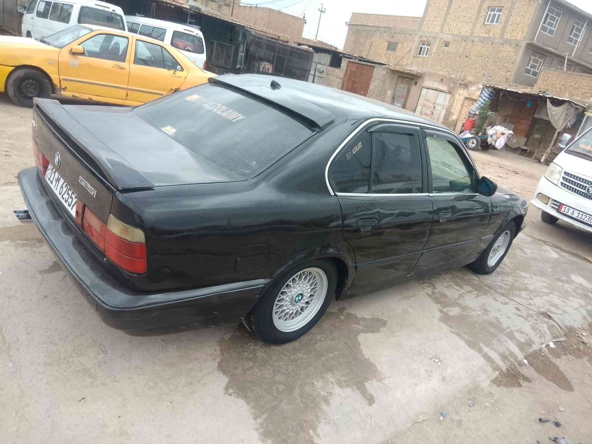 بي ام 535 • موديل 1990 • رقم بغداد