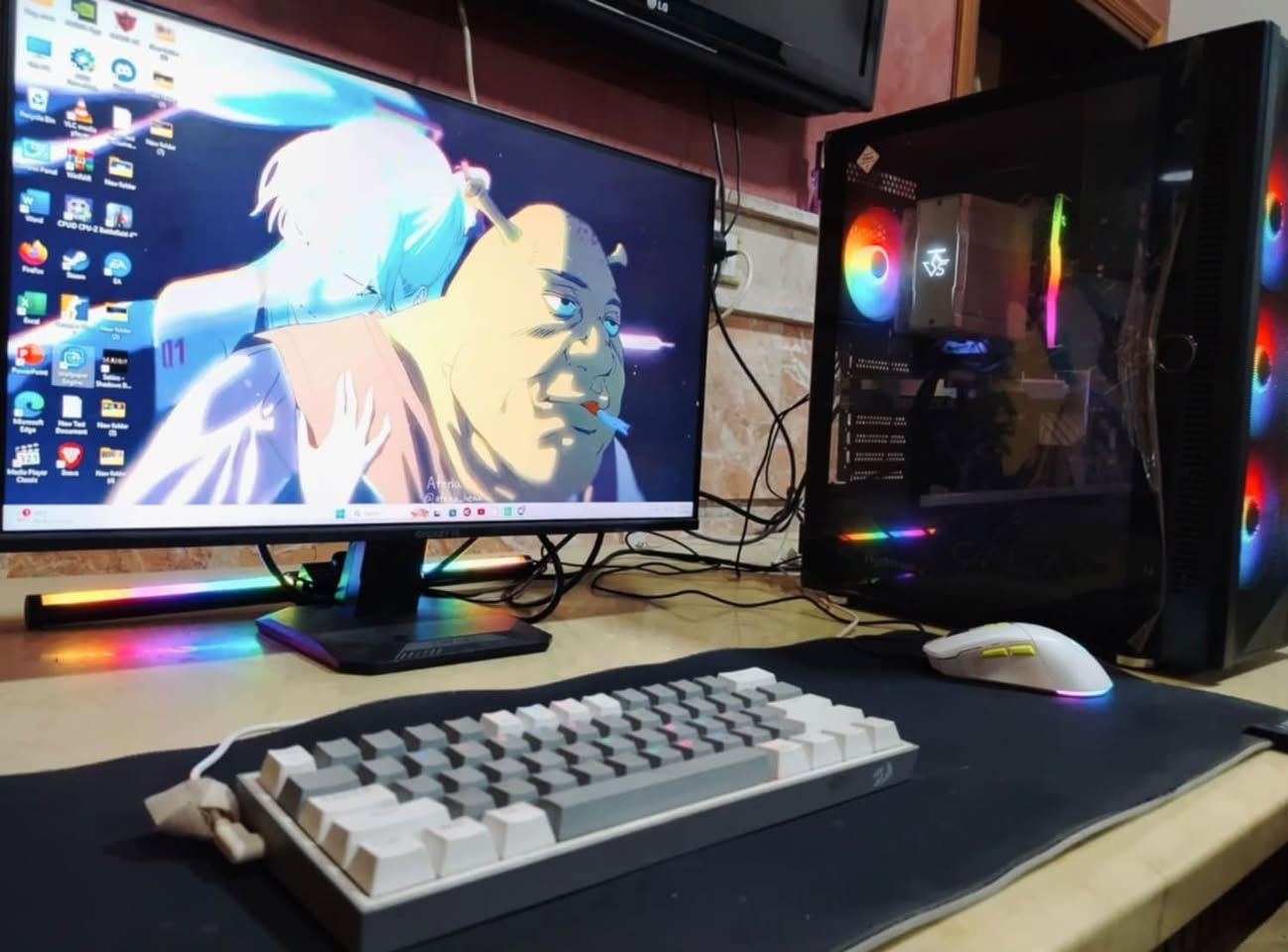سيت اب pc مواصفات ممتازه و نظافه فول (للمراوس) فقط مع واحد من ذني الاجهزه اهم شي يكون نظيف و بطاريه جيده :
هونر ماجك 8 برو 
كلاكسي s25 الترا
شاومي 15 الترا 
كوكل بكسل 10 برو xl 
----------
المواصفات :-
CPU - CORE I5 12400F 
CPU COOLER RGB غازي لون ابيض
GPU - RTX 3050 8G GALAX
MB - ASUS B760M PLUS 
RAM - 16G 3200 T-FORCE RGB
HARD1 - M.2 NVME 250GB SAMSUNG EVO 970
HARD2 - HDD 1TB TOSHIBA  
CASE - GALAX 4FAN RGB 
-----------
الملحقات :-
الشاشه : GIGABYTE 200HZ FHD IPS 25
الماوس : FANTECH RGB احترافي لون ابيض
الكيبورد : REDRAGON FIZZ RGB لون ابيض 
ماوس باد FANTECH 
----------
مكاني بغداد - الحريه
رقمي ***********
