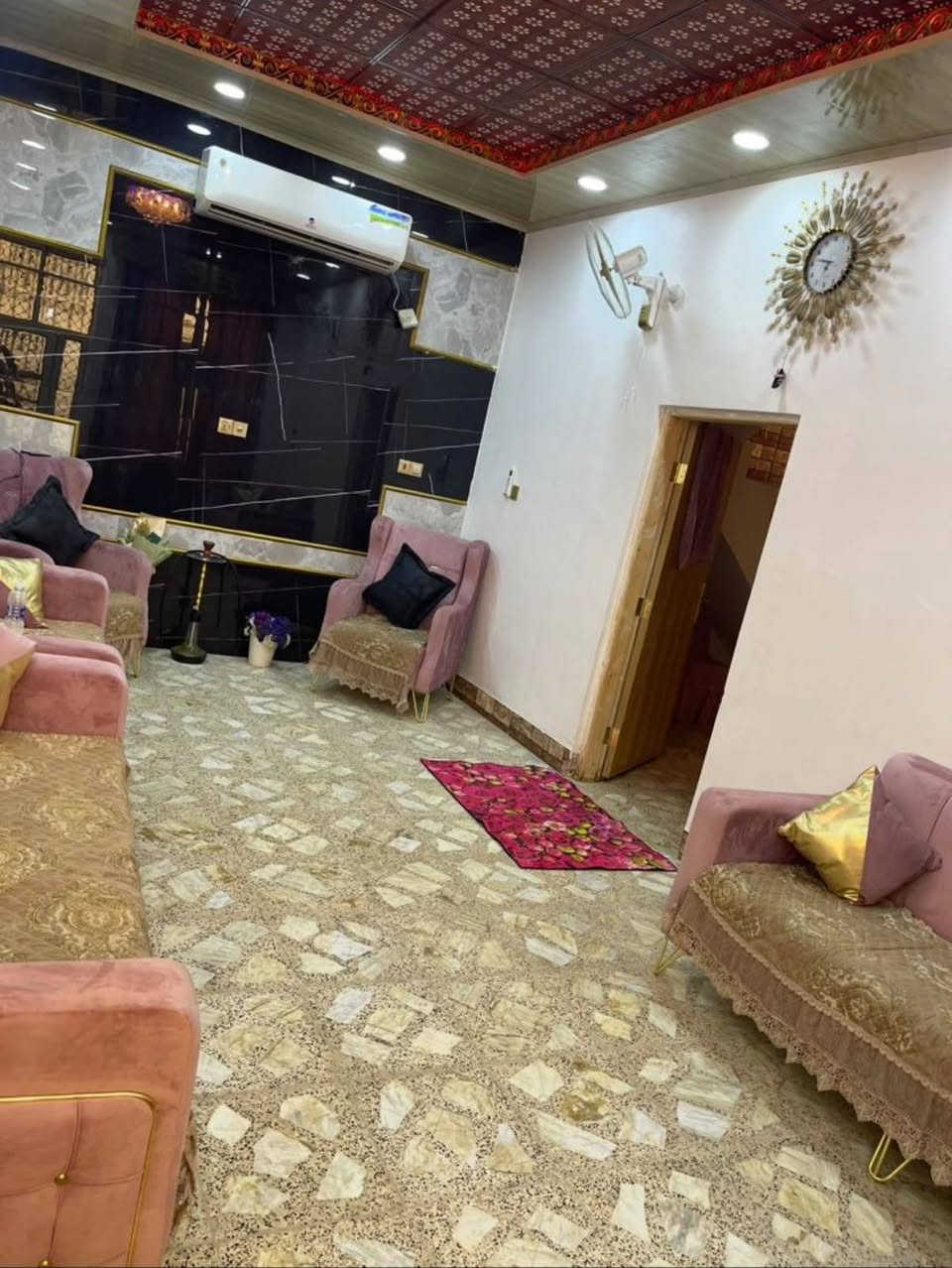 دار للبيع ١٤٠م زراعي مرقم من قبل البلديه

العنوان كوفه حي ١٧ تموز قرب سايدين ريبال

مجاور مول جوري

اساس وسقف صب كونكريت بناء بلوك

غرفه عدد ٢ مطبخ حار وبارد صاله  مع ستقبال

صحيات عدد٢ طارمه مكاشيف

السعر   ٦٣ مع المجال

للاستفسار أكثر اتصل بنا ***********

ابو محمد الكعبي للعقارات
