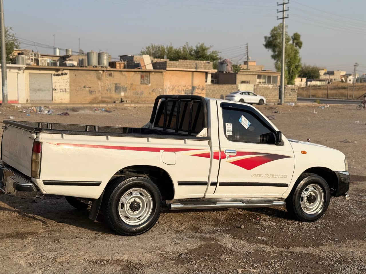 سەرەتا ماشاللە لە ماڵی هەموو لایەک 
نیسان پیکاب ٢٠٠٨ ماڵی کەسابەت
سەیارەیەکی تابڵێی خاوێن و بێ مەسرەف لەسەر دەقی شەریکە 
(گێڕ،مەکینە،شانسی،کارەبایی،دەعم،وەرگەڕان،ئەکسل) بەشەرت
مەکینەکەی سەوتی زنجیری تیایە 

پێش و پشت کەپس ناو بەتانە تەقیوی نییە بەشەرت 
سەیارەکە ماندوو نەکراوە تابڵێی خاوێن ماوەتەوە 
(٤٠٠) هەزار کم ڕۆشتوە لە ٢٠٠٨ تا ئەم دەقەیە

سەیارەکە ٥ پارچە ڕەشە لەسەر ساخی تەنها پارچەکانی کراوە بەڕەش وەک وتم دەعم و وەرگەڕان و شانسی و پێش و پشت بەشەرت شانەکانی پەمپە جێ جێ مەعجونی هەیە بۆدی جێ جێ پەمپە
 سەنەوی و ژینگە و ڕەقەم هەموی بەشەرت تازەیە 
تەقەو ڕەقەی بەشەرت پێش و پشتی ماشاللەی لێبی تونە 

سعری (٨٥) وەرقە و مەجال 
هەولێر بنسڵاوە 
***********
whatsapp أربيل, العراق
