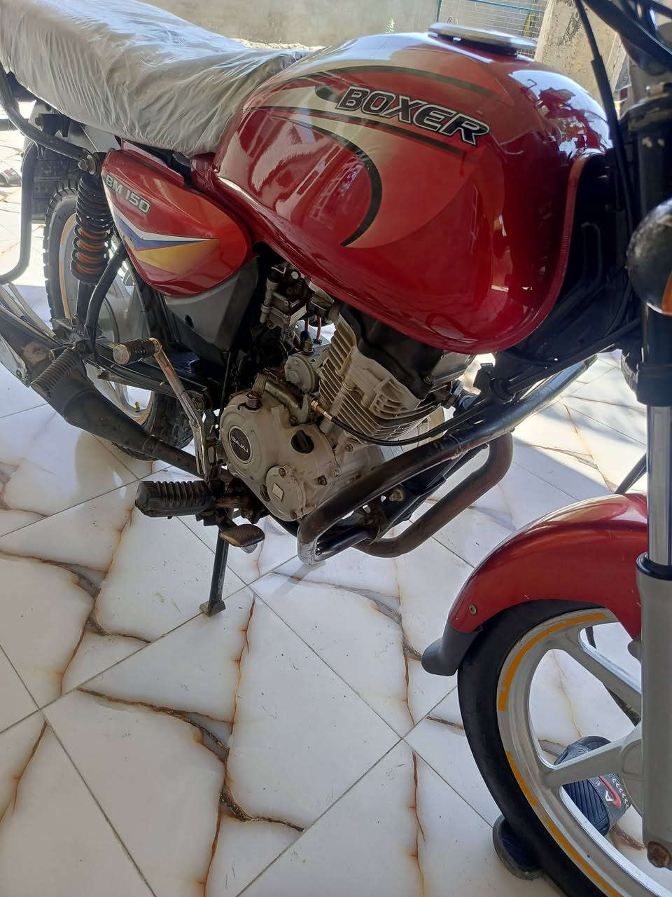 سلام عليكم دراجه لبيع موديل 19 اوارق شرط الترقيم تخم تاير دراجه نضيفه خير من الله محرك بيه خيط تبخير شلعه ومعدل فول سعر 700 وبيه مجال بسيط مكان ديالى خان بني سعد رقم ***********
