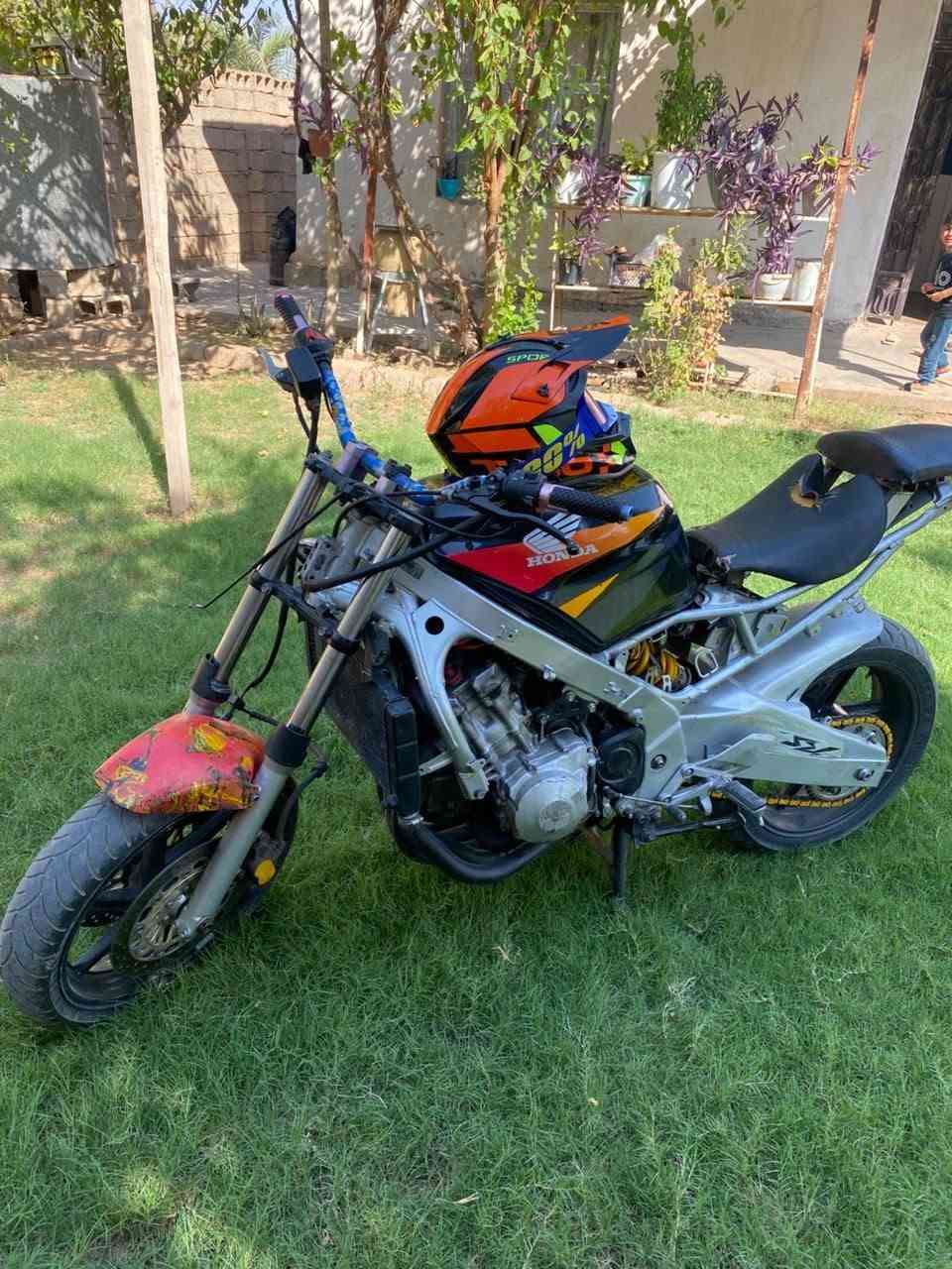 السلام عليكم شباب الطيبين بطح للبيع بسعر مناسب 600F2 دراجه رياضيه 123بطناش عينه وكلجات جديد محرك مفتوح غبل سبوع يم كابتن دانه اسطه معروف عله مستوى العراق شغله وكاله تايرات جدد دراجه ترايك بصره السعر 12ورقه وبيها مجال الطيبين مكان الدراجه كركوك ‏‪***********‬‏
