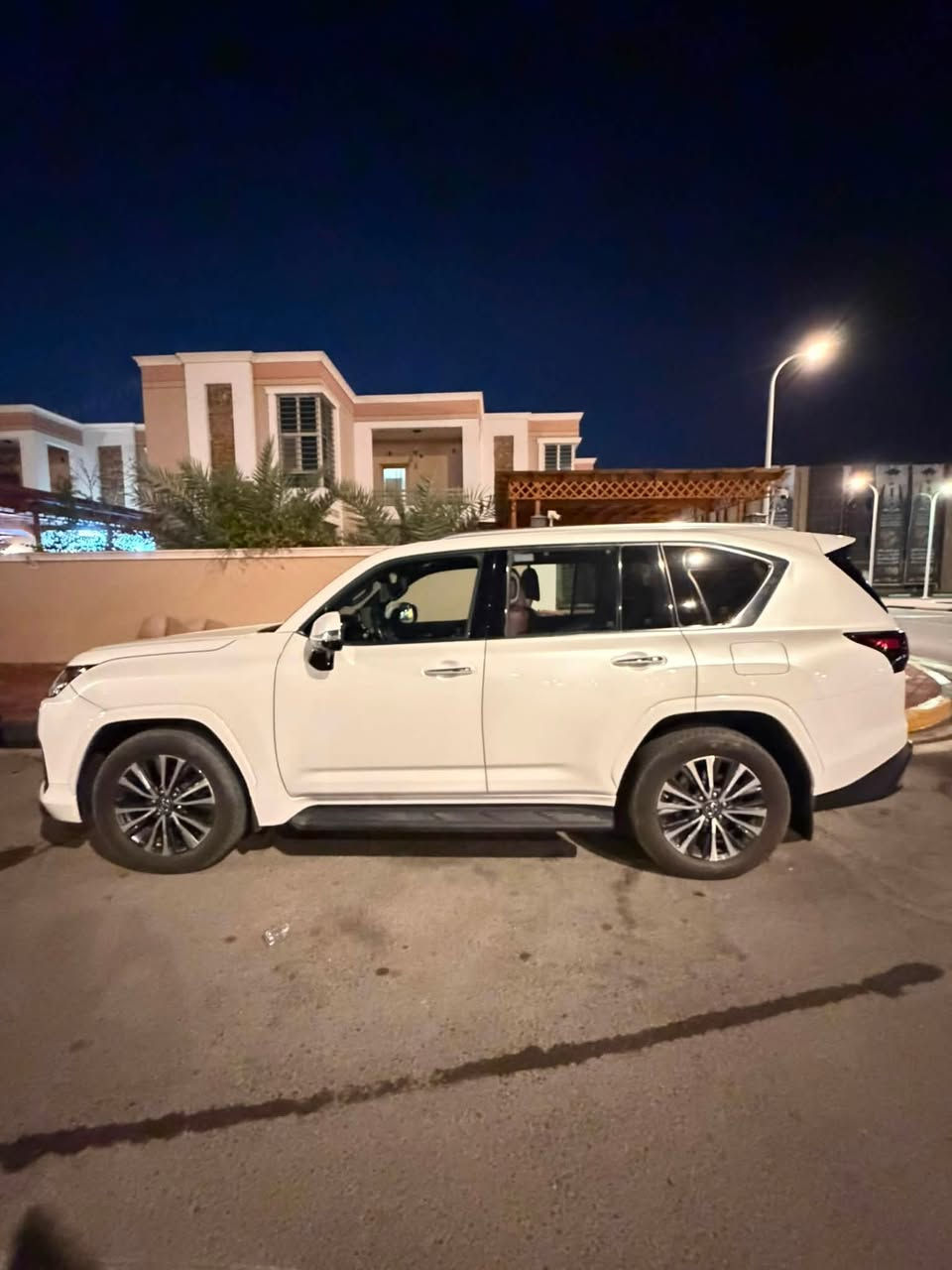 لكزس LX600 • ٢٠٢٣ • رقم بصرة