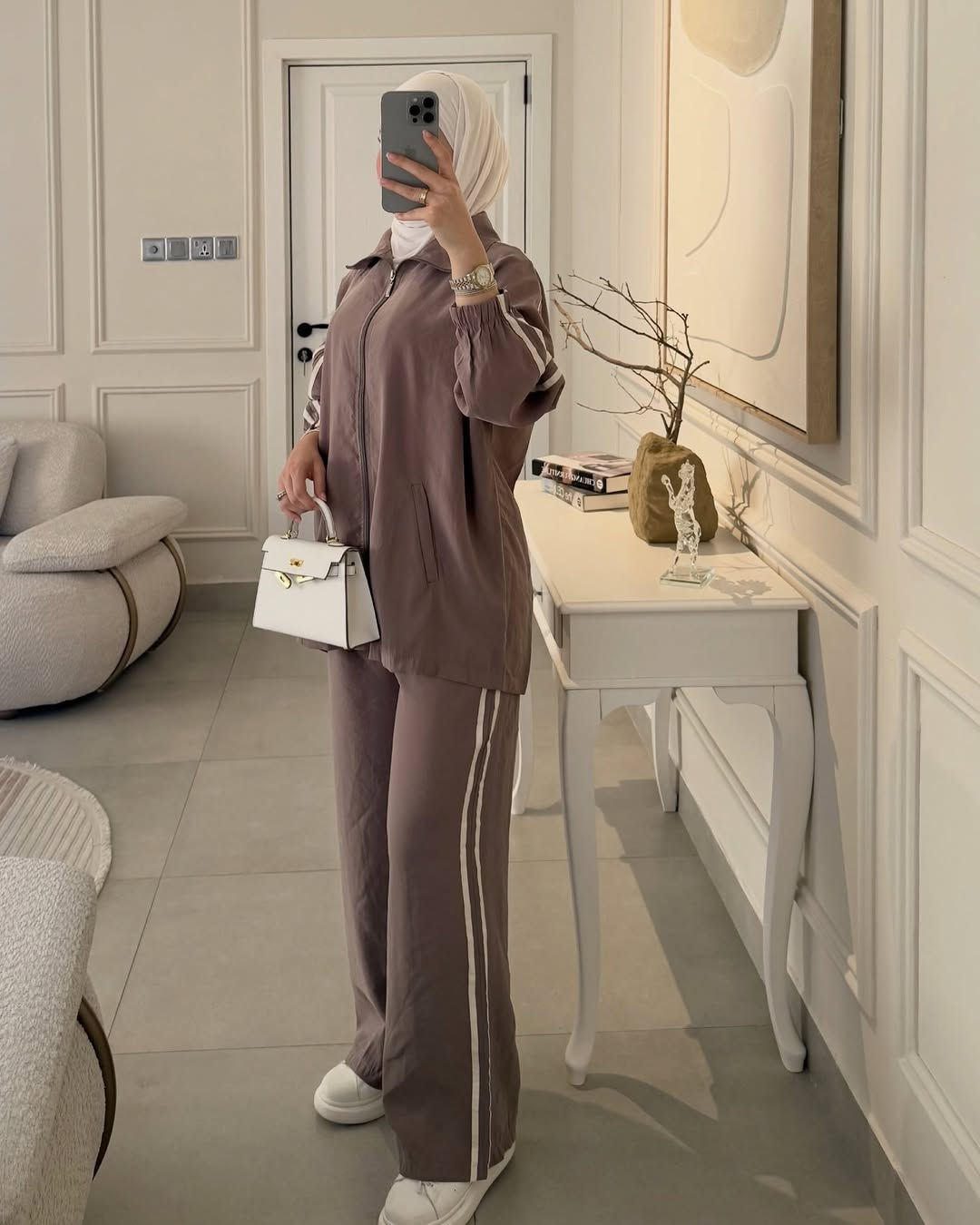الكولكشن خريفي  غير ويانه ❤️‍🔥 

سوت دااابل ايطالي كوالتي عالي 

السعر : (25

القياس:  38 40 42 44 46 48

🔗توصيل البصره 5 💸المحافظات 8🔗

العنوان بصره بريههً شارع مستشفى النور مجمع رونزا 

#للحجز_او_الاستفسار_مراسلتنا_دايركت📩
واتساب ***********
#ازياء_رونزا #ازياء #اكسبلور #سوت

نص مكتوب في الصور:
- 25 ألف