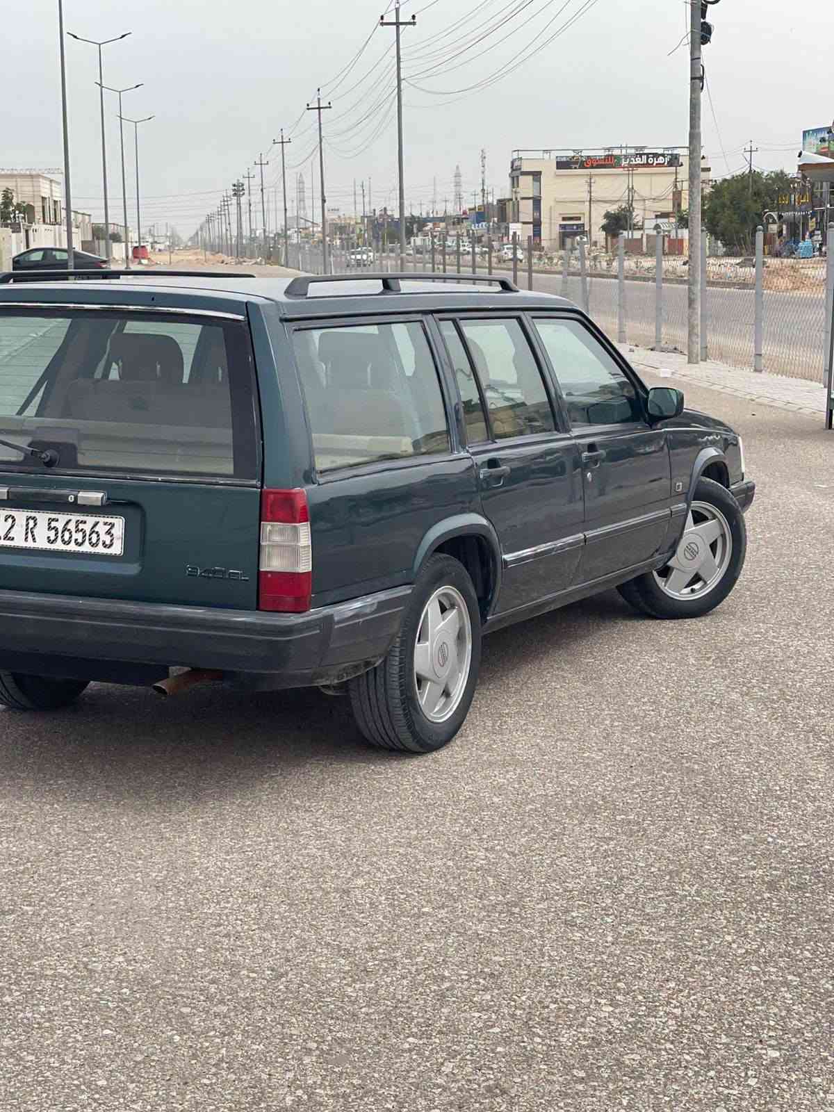 السلام عليكم فولفو ستيشن 940محرك بخاخ كير أوتوماتيك تبريد تدفئه رقم نينوى بسمي موديل ١1992مصبوغه عام جماليه غرفه جديدة لوك العنوان نجف السعر 72وبيه مجال 
***********
