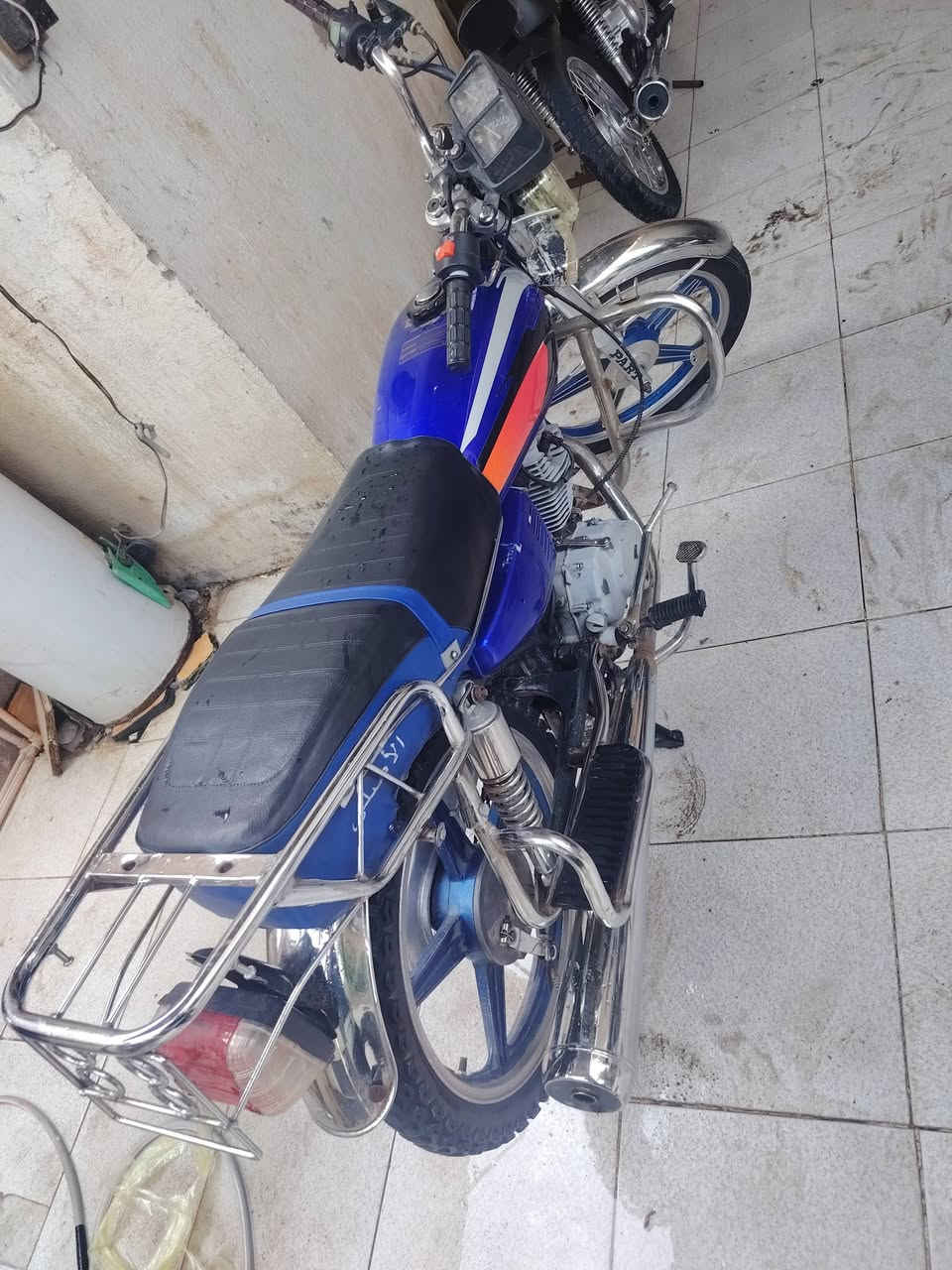 عمي سلام اوراق اصولي برجهك لترقيم مديل 22اوراقها بكارتون سعر 575 وبيها مجال لحلوين  دراجه مكينه تشك لكاع صاروخ شرط شغال سلف هندر اشاير  كامله دك هندر وين ميعجبك مكفوله من صرقه نضيفه تواير تانكي سكان كلهن جدد   مكاني حي صناعي ناصريه رقمي لستفسار ***********شراي انتصل

