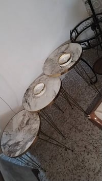 أغراض • طاولات • للبيع