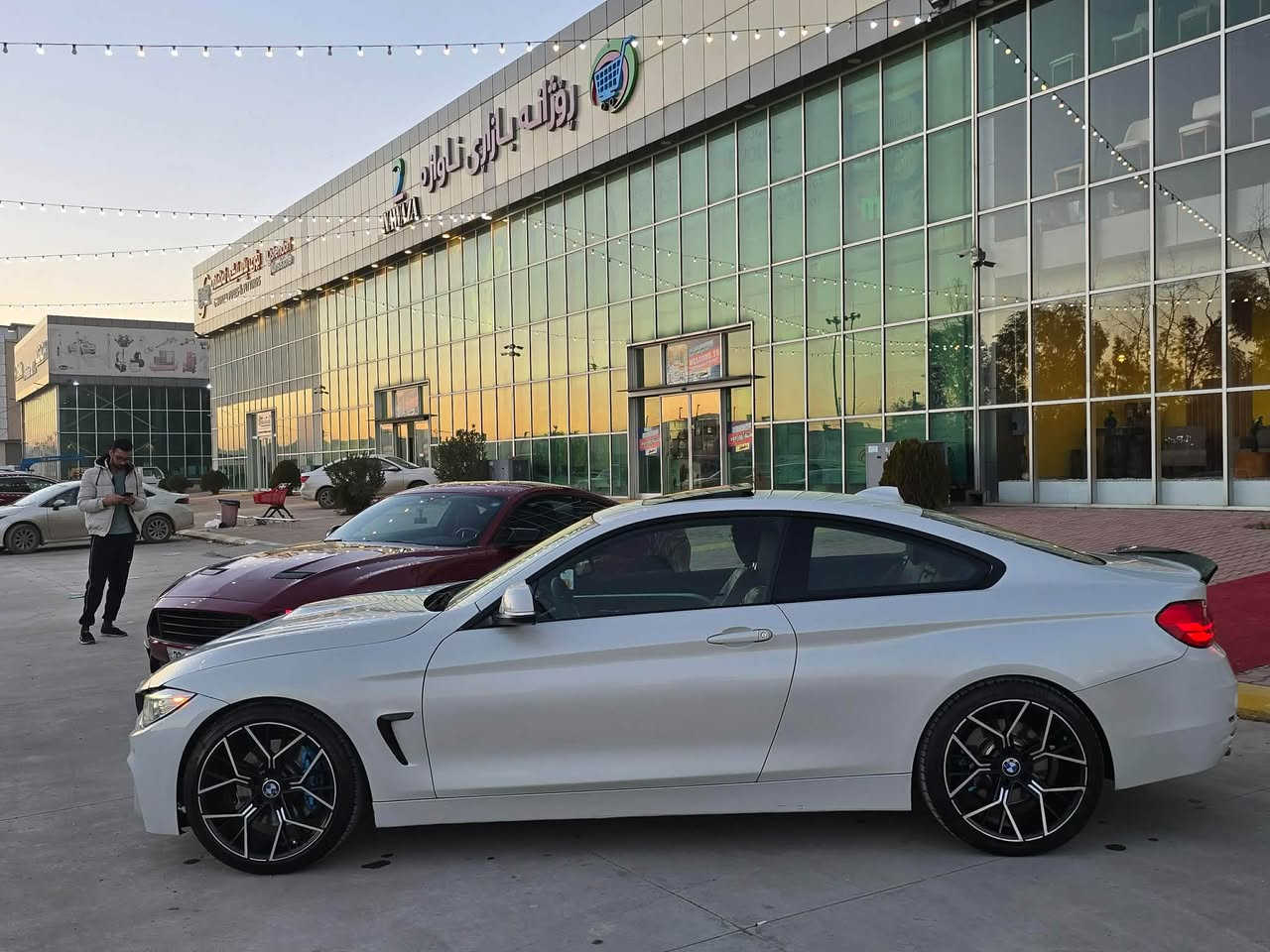 السلام عليكم
Bmw435 
6 سلندر مكينة N55 
مكفوله كير مكفول 
موديل 16 فول مواصفات 
ماشيه ض
160 الف كيلو وليس ميل 
سستم صوت هارمن كاردون 
كامرات 360
تحديد مسار 
سياقه ذاتيه 
نظام توقف ذاتي 
حساس 360 
رادارات360
داتا شو 
تدفئة كشنات+ستيرن
فتحة 
لد امامي+خلفي
حادثها من امريكا بنيد بدون دواخل ومحدثه M4
السيارة نقصها 
دسكات خلفيه 
وحق 4 اصابع باب السايق يرجع pdr
السعر 165 وبيها مجال للشراي مكانها بغداد
والسيارة ع وضع الشركة 
للاتصال *********** والشراي يدلل
