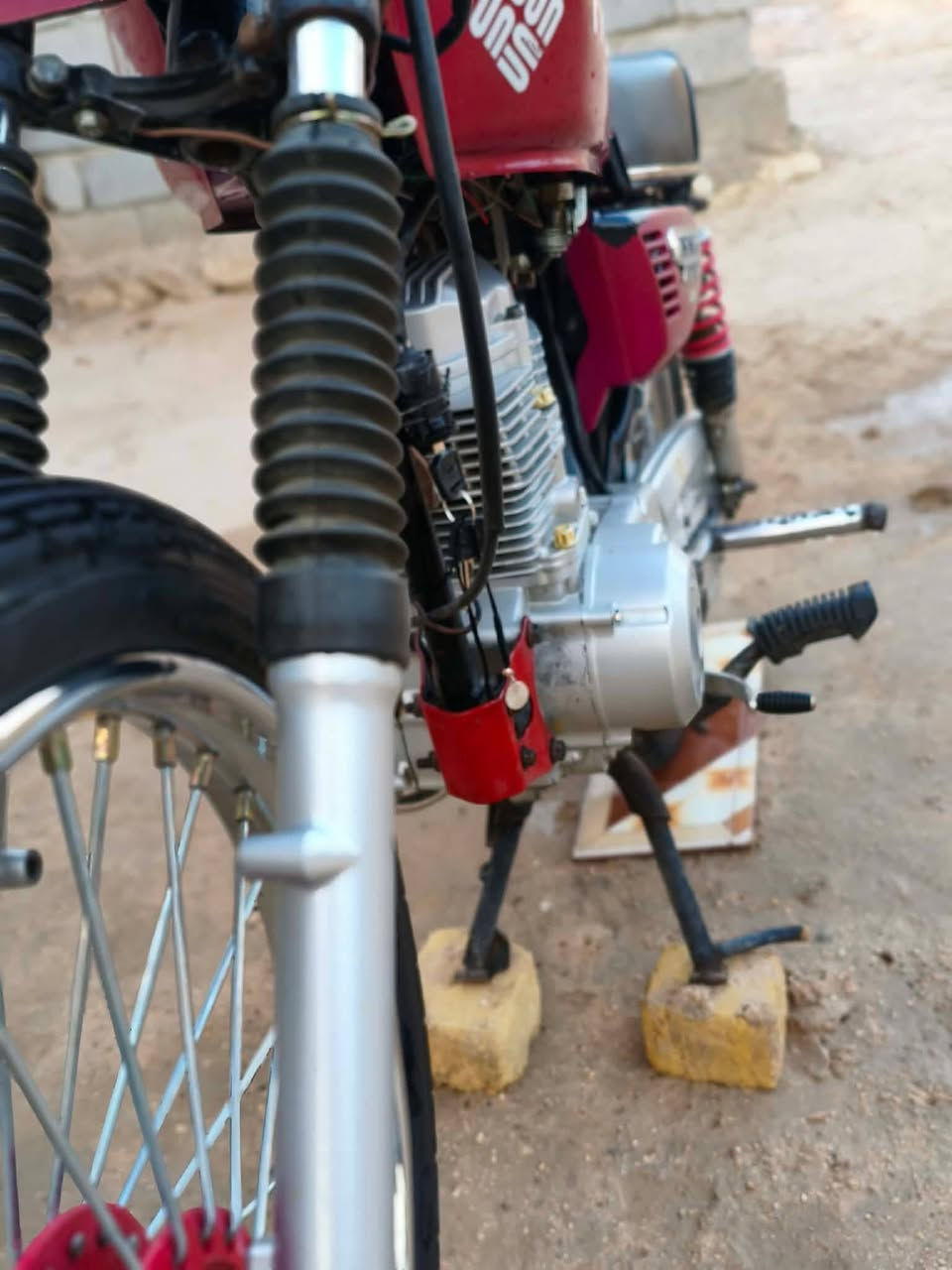 شلامجه كلك للبيع فول نضافه كلشي شغال بيه لايت باتري نشرات خلفية ماتخسر عليه الف وعلي خير من الله طياره وعلي 2025وترهم مراوس بحربي كامله اذا مراوس عادي اراوس ***********
