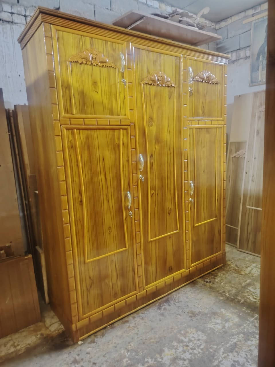 كناتير  ابو 3 صاج تزكام ضهر جرجوبه شد براغي جديد غير مستخدم السعر 250 الف استفسار ***********
