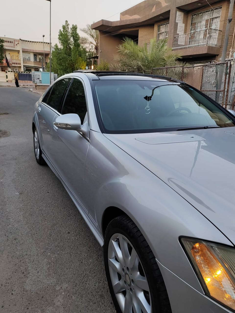 تمارسدس ٢٠٠٩ s350 فول الفول باب طويل محرك كير بلادي تخم تاير جديد ناطور ليلي بردات كشنات تدفئة وتبريد معروفة مواصفات S محرك ٦ سلندر بلادي كل دكمة بيها شغالة بدون نقص برغي محتاجة فقط صبغ دعاميات وطوافة بانزين بيها صبغ فقط جاملغ خلفي وداير الجاملغ وارد الماني مكاني بغداد البنوك السعر ١٦٨.... ***********

