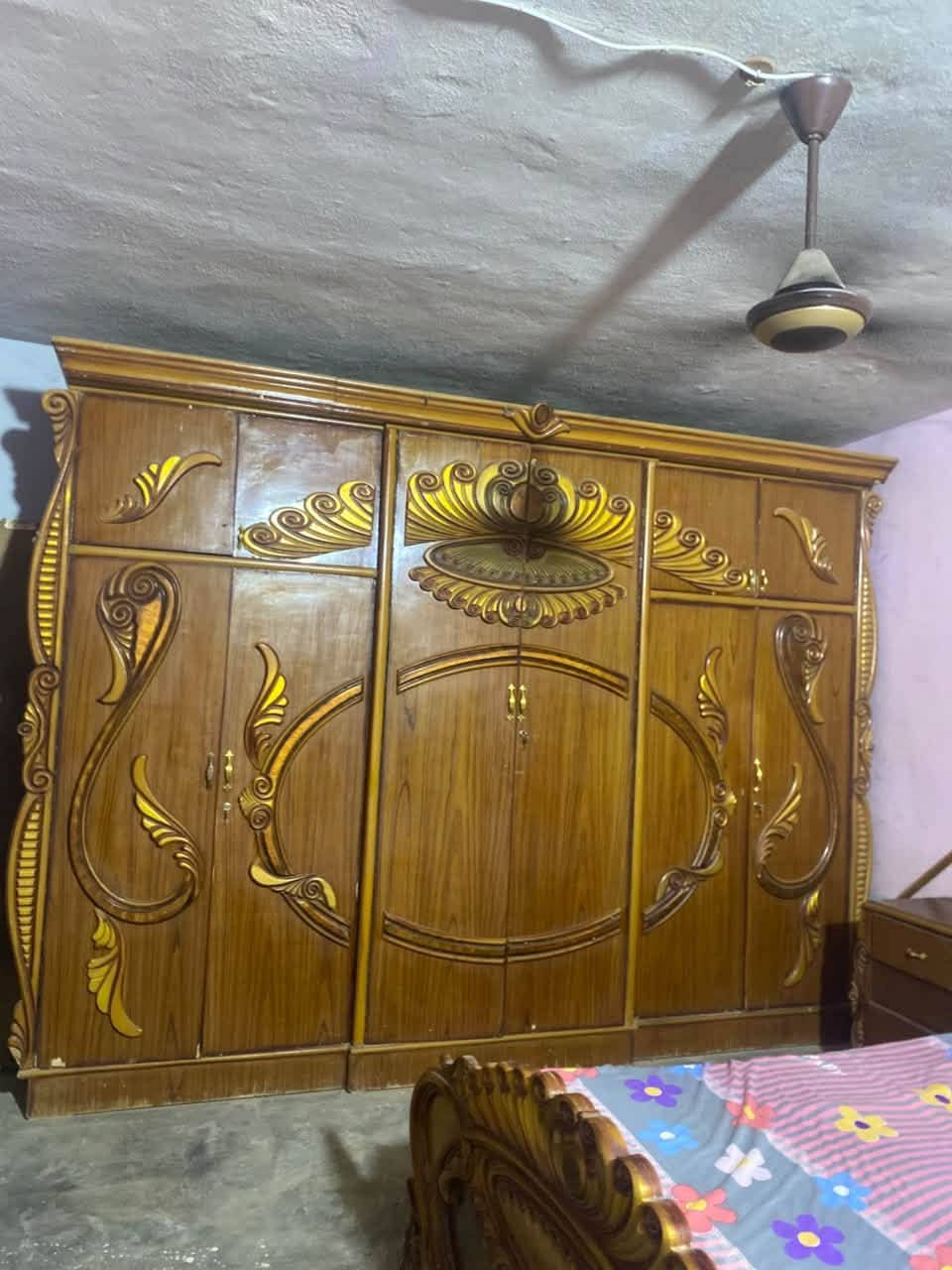 السلام عليكم غرفه نوم للبيع ملكي شغل فلوجه 8 قطع مكاني القائم فياضيه سعره 750 وبيه مجال شوي للتواصل خاص او ***********
