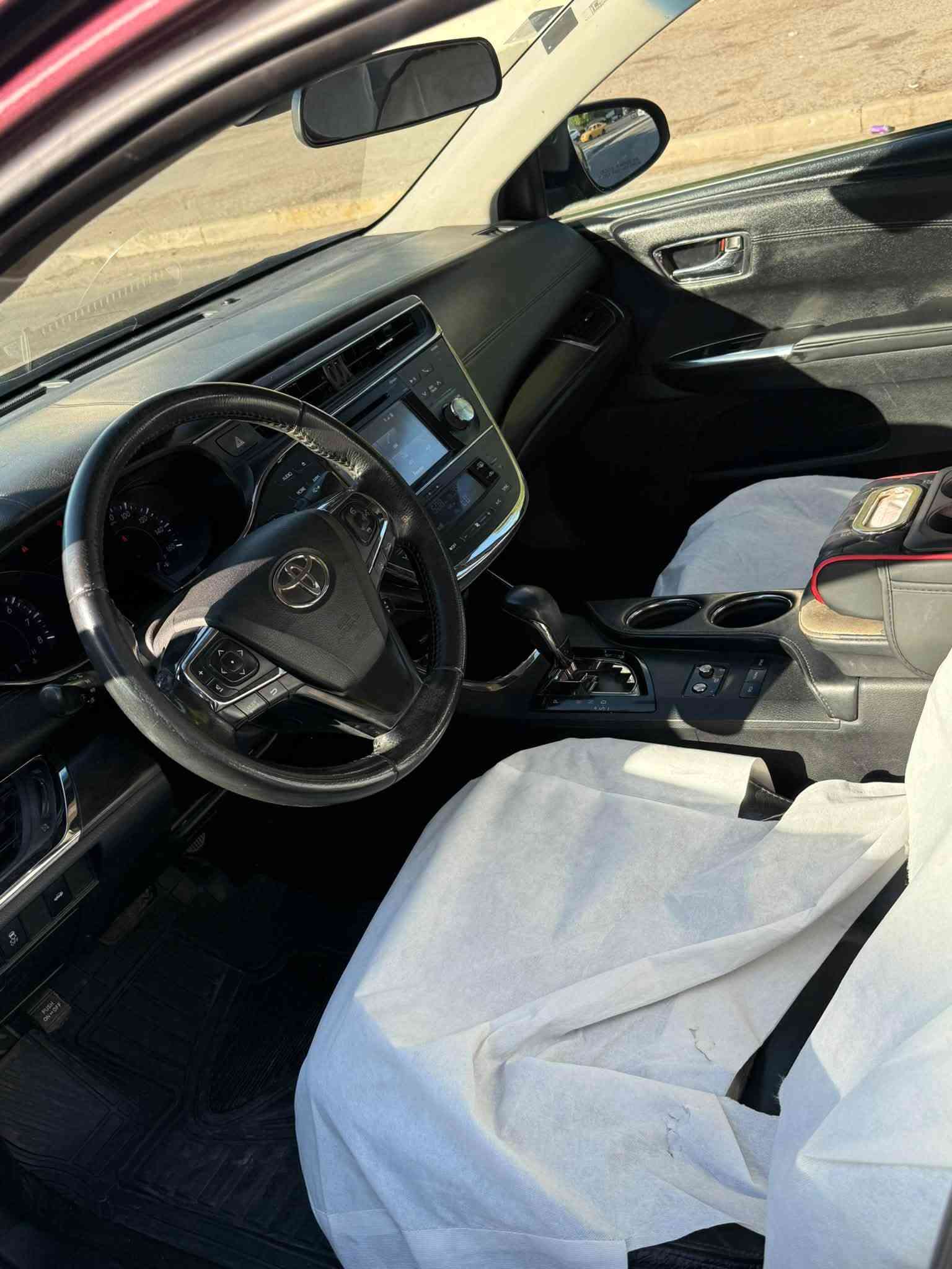 السلام عليكم
للبيع تويوتا افلون وارد امريكي 
موديل2018 فئهXLE
ماشيه 135
رقم بغداد سنويه ورقم جديد تحويل مباشر 
ضررها موضح بالصور بنيد وجاملغ بدون ايرباك 
مواصفاتها معروفه نص فول محرك 6 سلندر 
مكان السياره بغداد السعر 148
***********
