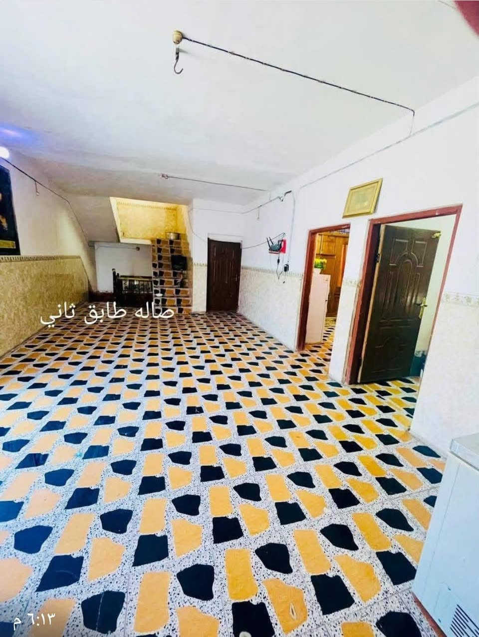 السلام عليكم 
دار للبيع ..... الحمزه الغربي /حي الحوراء   .... طابو صرف  المساحه 327 متر مربع
بناء حديث عام 2013...  طابوق معمل بدره
طابقين ... 
السقف عكاده 
الدار ركن على شارعين ...الشارع الامامي 20 متر ... الشارع الجانبي 10 متر 
تحتوي الدار 7 غرف نوم ... 4,  غرف نوم واسعه 5×4 في الطابق الارضي و 3 غرف نوم واسعه 5×4 في الطابق الثاني
تحتوي الدار .. صاله واسعه جدا  قياس 10×4 عدد 2  في الطابق الاول وفي الطابق الثاني 
تحتوي الدار على استقبال حديث واسع 8×4
تحتوي الدار. على مطبخ واسع 4.5×4.5
تحتوي الدار. على مجمع صحيات عدد2  داخلي وخارجي
 تحتوي الدار على طوارم عدد 2 
تحتوي الدار على حديقه ..
التحويل مباشر ....
محولة الكهرباء الوطنيه في ركن البيت 
ماء اساله  متوفر
السعر مناسب جدا جدا 
البيت مربوط بشبكه المجاري الجديده
للاستفسار الاتصال على الرقم التالي 
***********
أو مراجعة مكتب القبطان لبيع وشراء العقارات شارع علي قمارة قرب أسواق حسون مخيف
