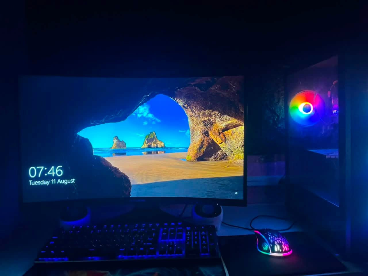 *********** Pc السعر 700 للتواصل
